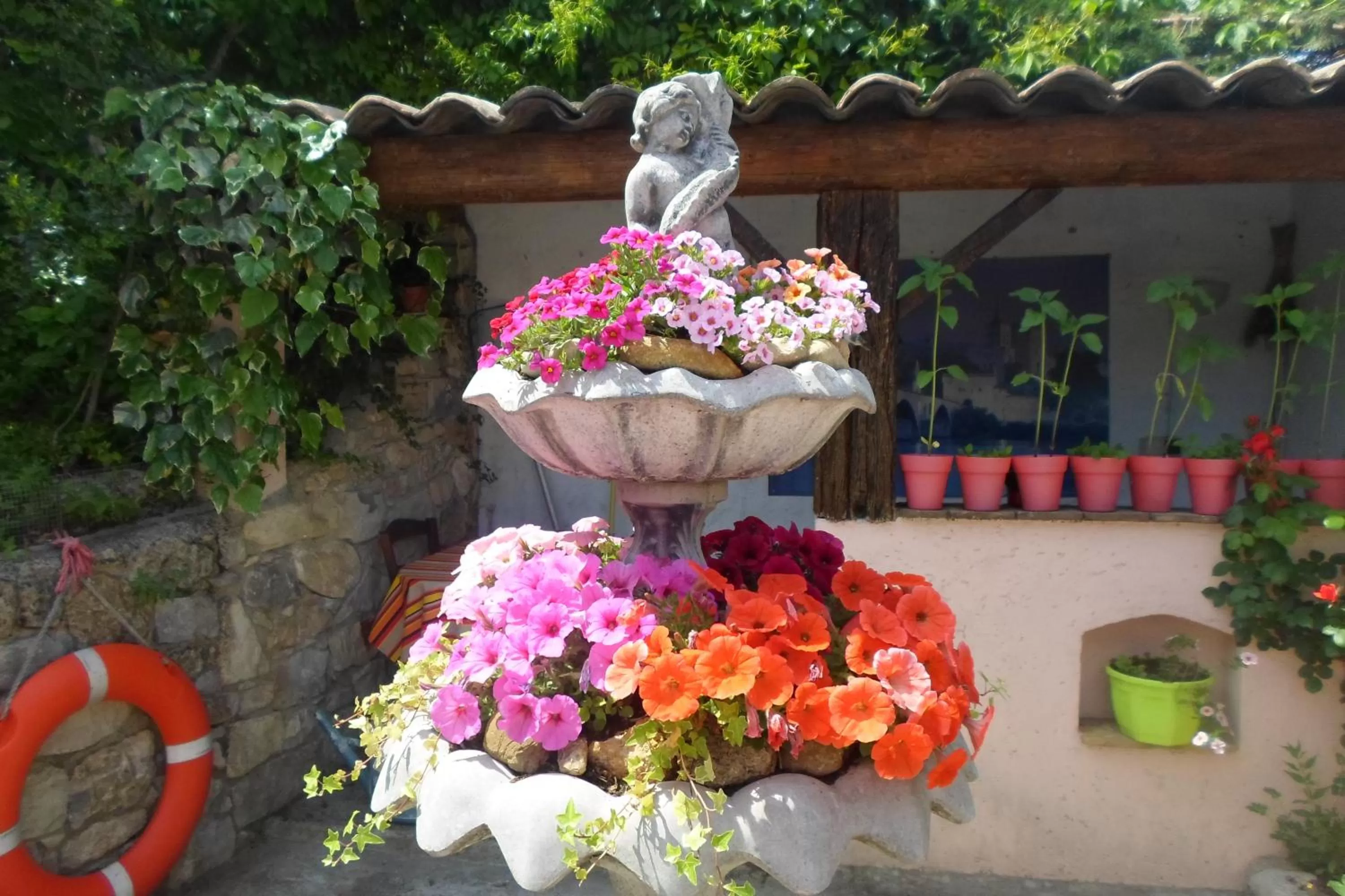 Garden, Children in La Sapiniére -chambres climatisées