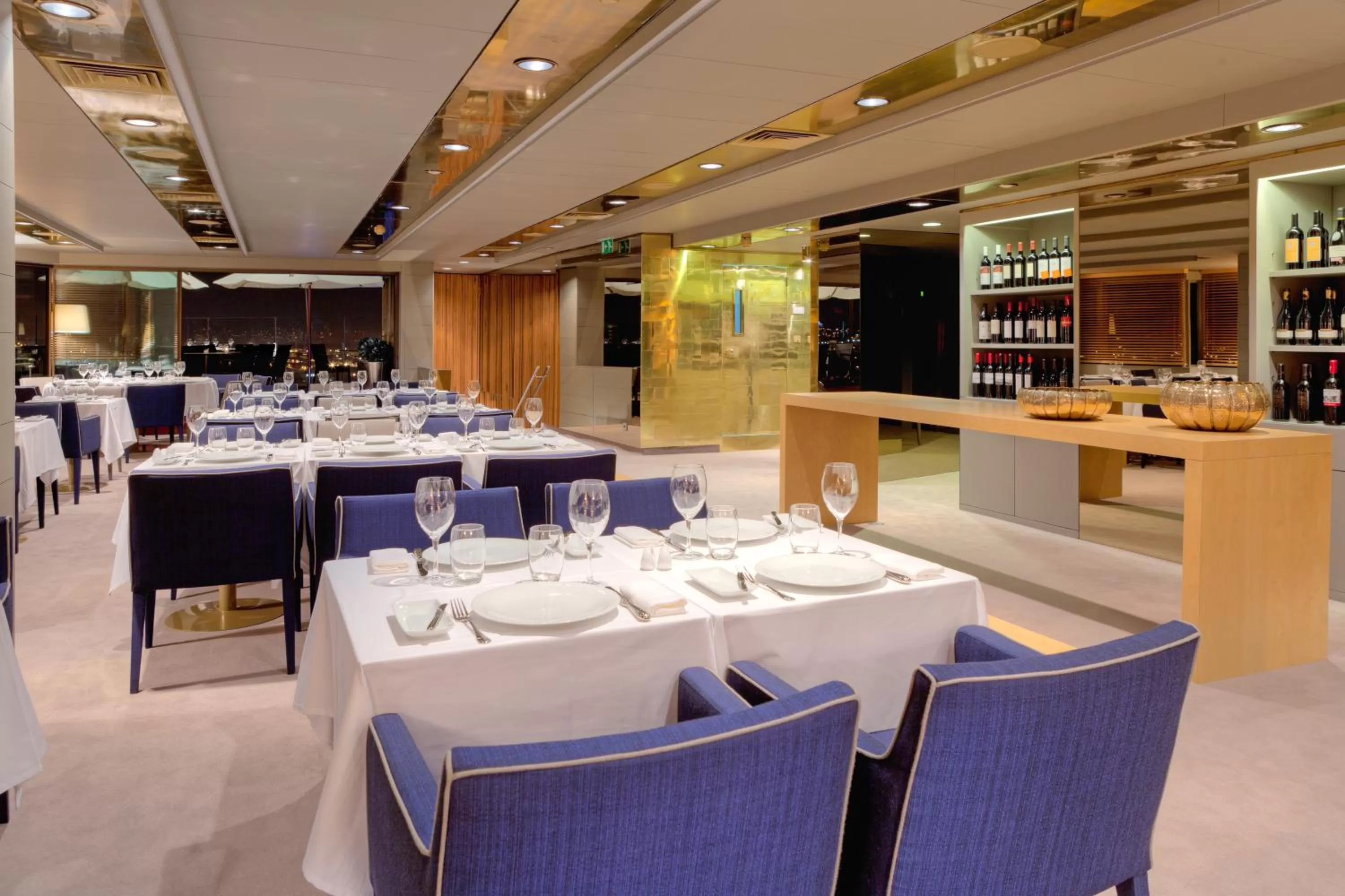 Restaurant/places to eat in Hotel Dom Henrique - Downtown