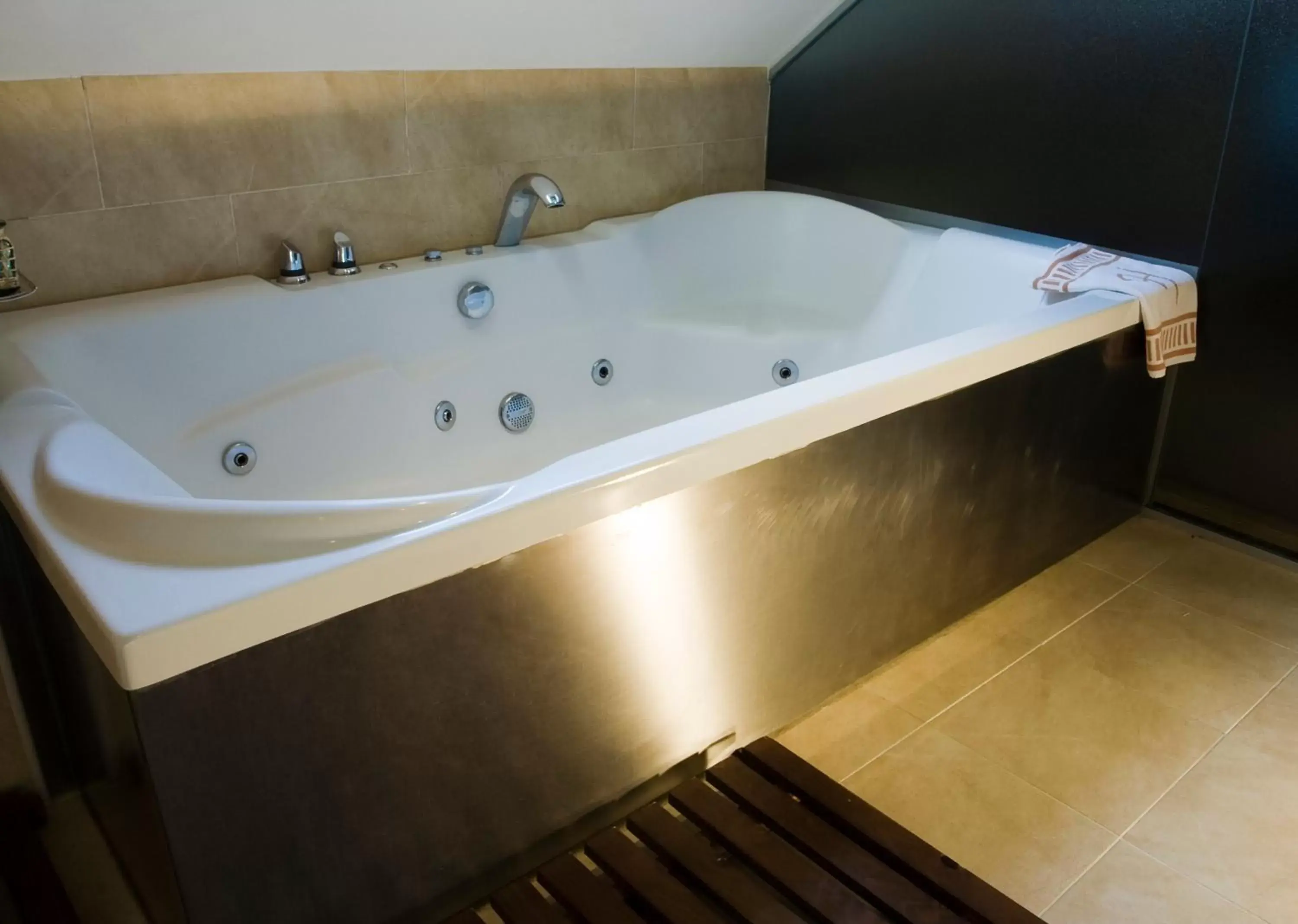 Bathroom in Infanta Isabel by Recordis Hotels