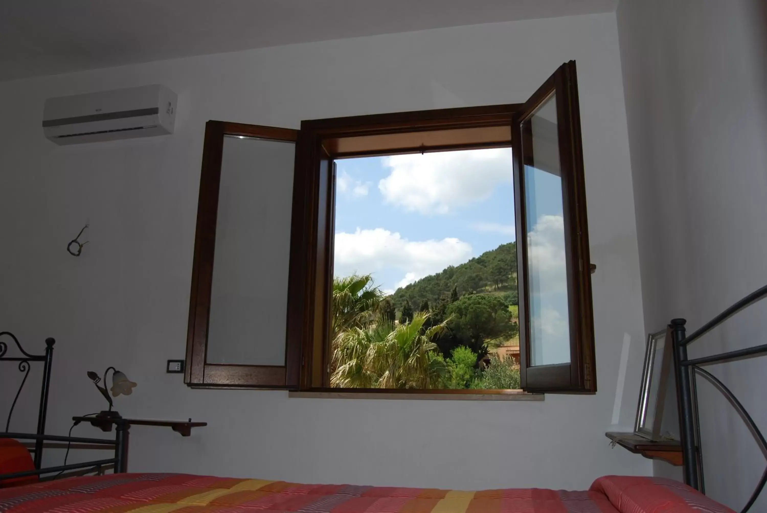 Bed, Mountain View in In Sicilia da Ciro