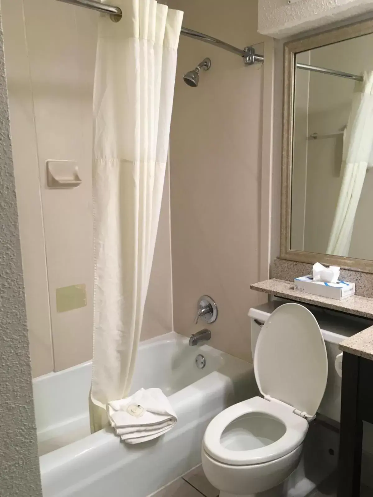 Bathroom in Quality Inn & Suites Orlando / Winter Park