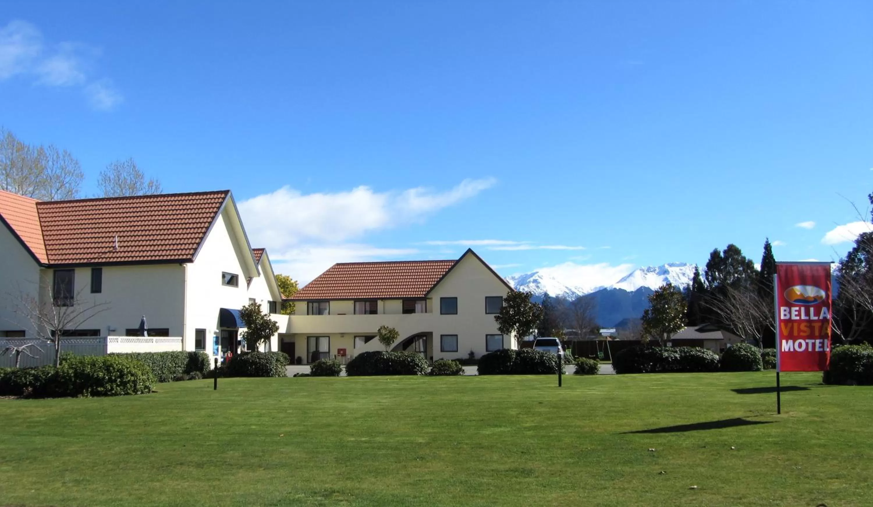 Property building in Bella Vista Motel Te Anau