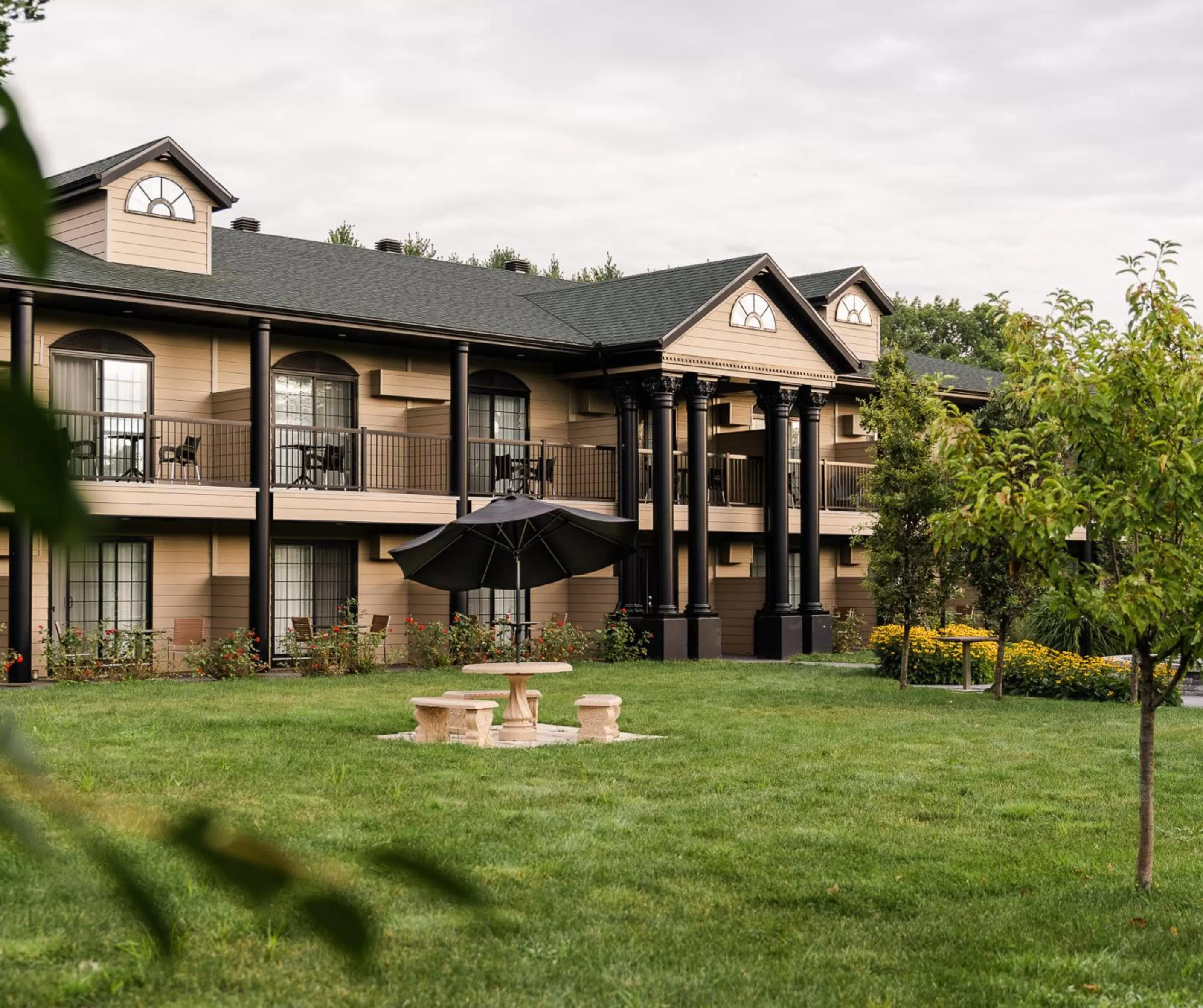 Garden in Hotel Montfort Nicolet