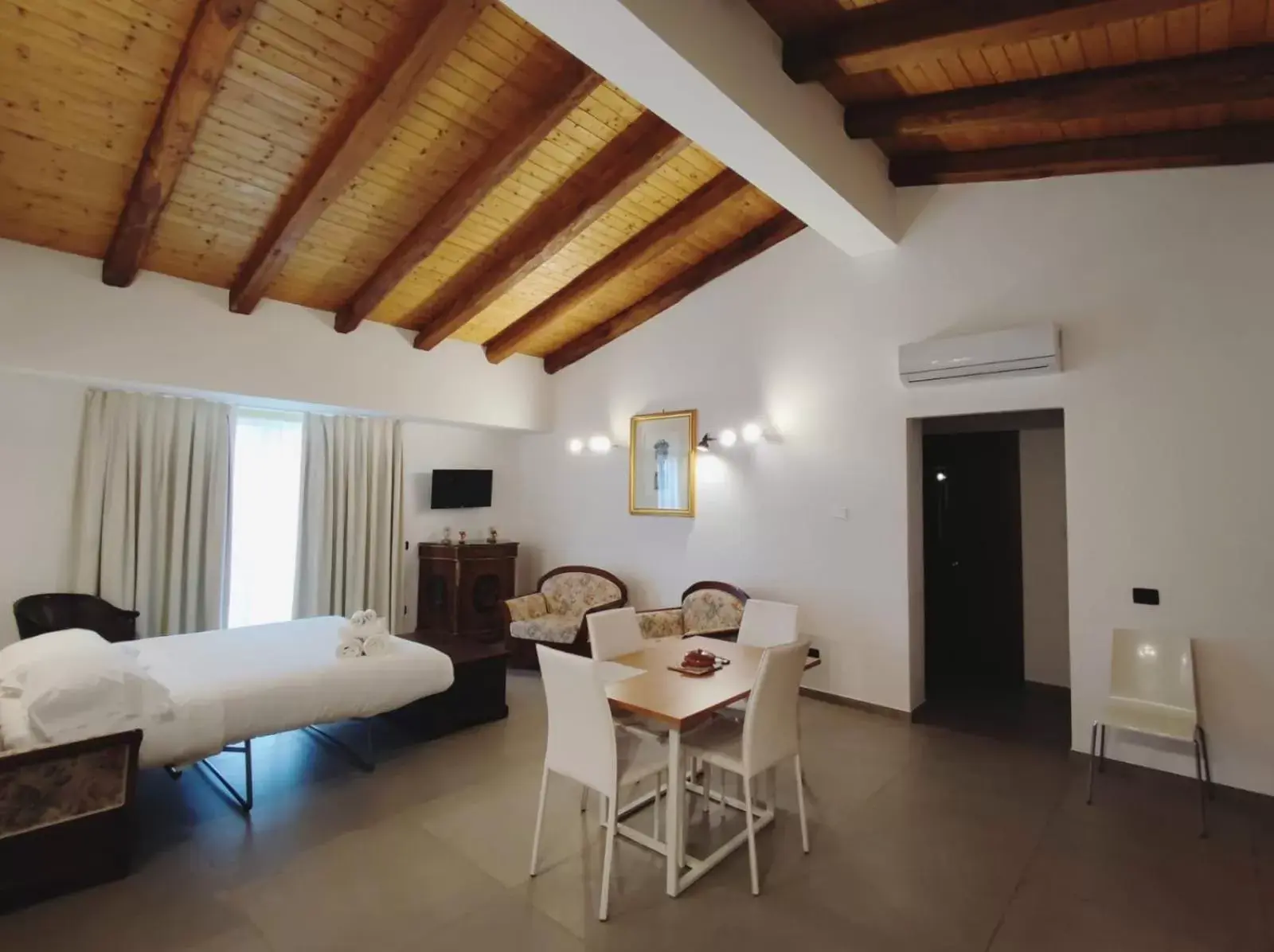 Kitchen or kitchenette, Dining Area in Don Vittorio Country Village