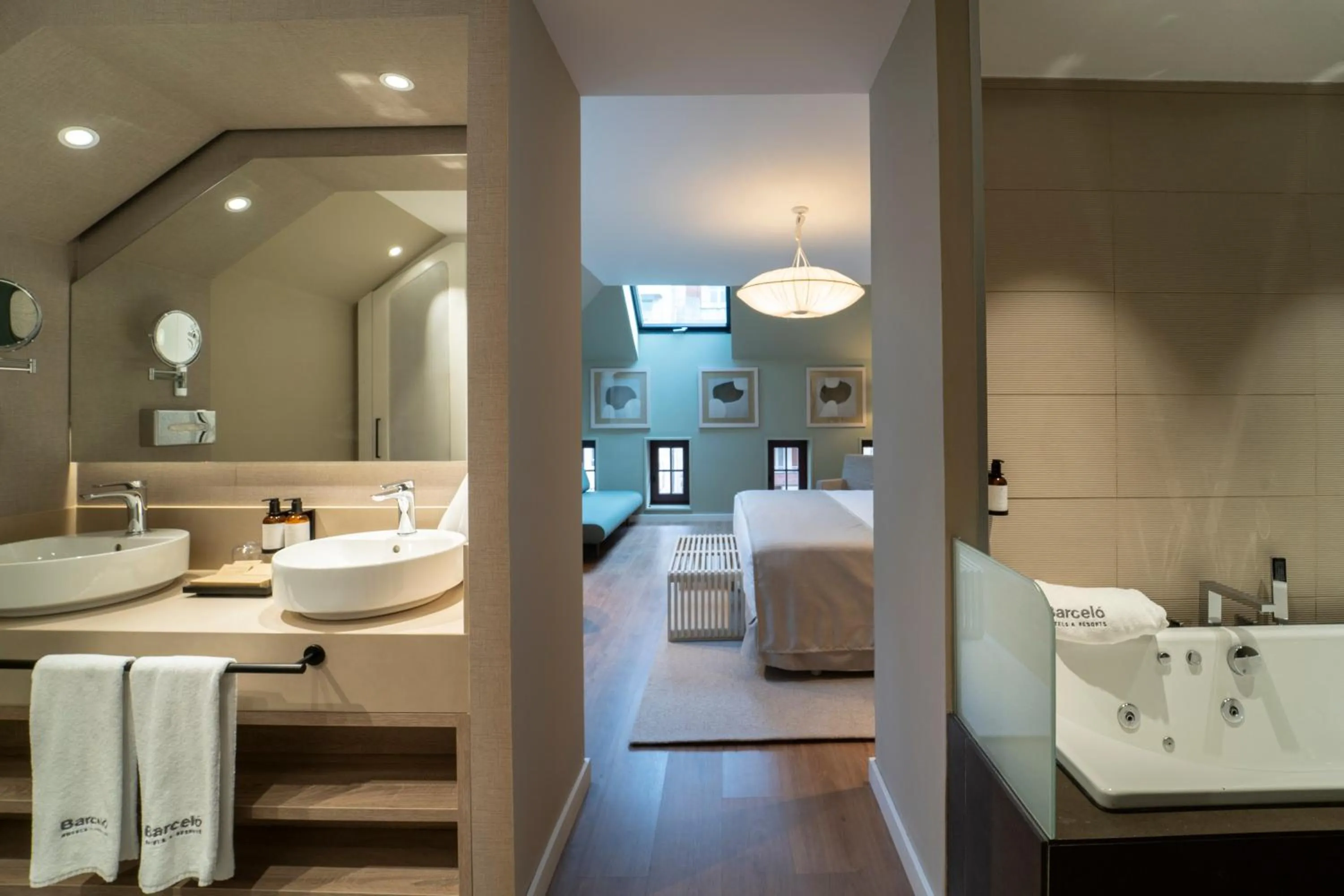 Photo of the whole room in Barceló Oviedo Cervantes