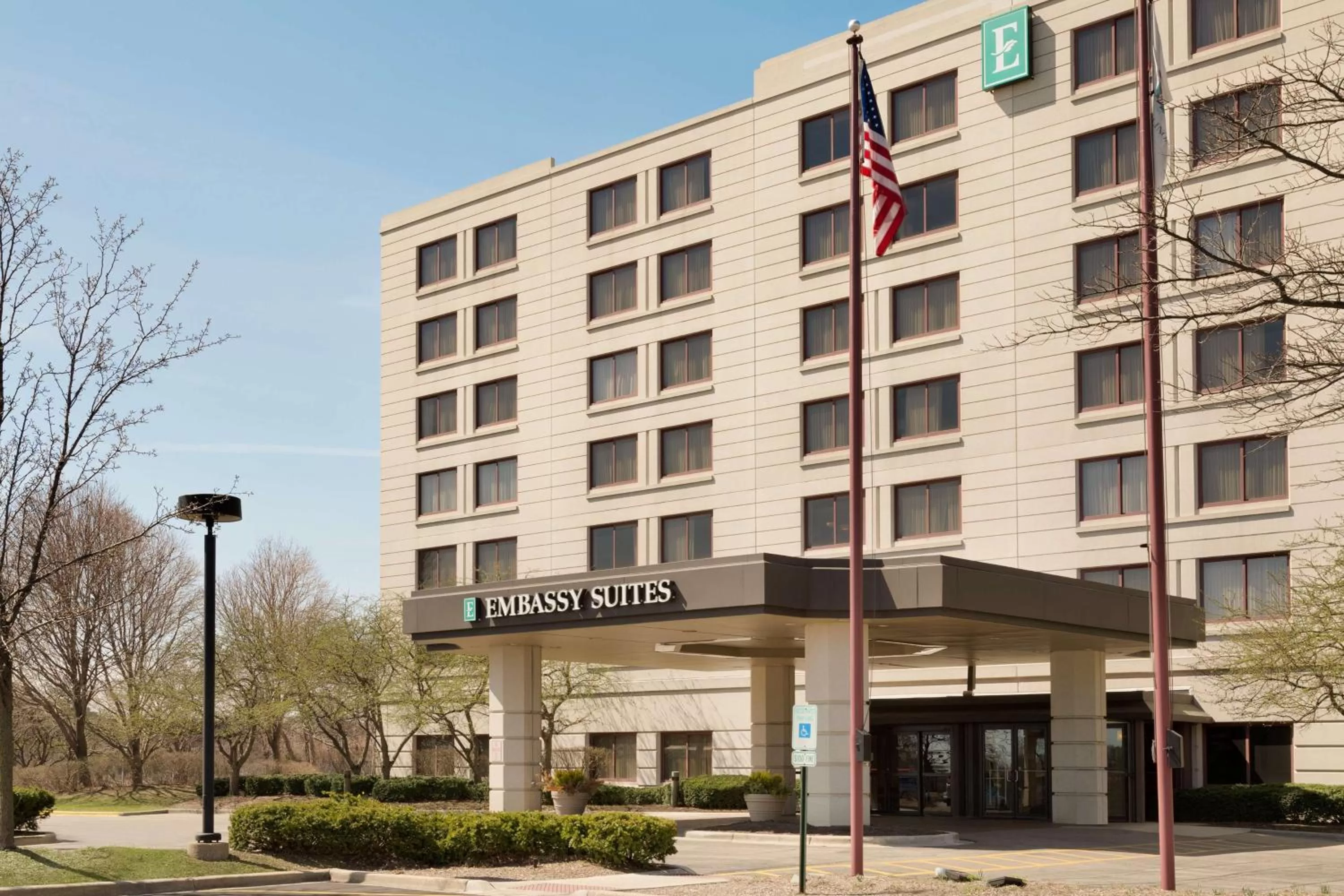 Property building in Embassy Suites by Hilton Chicago North Shore Deerfield