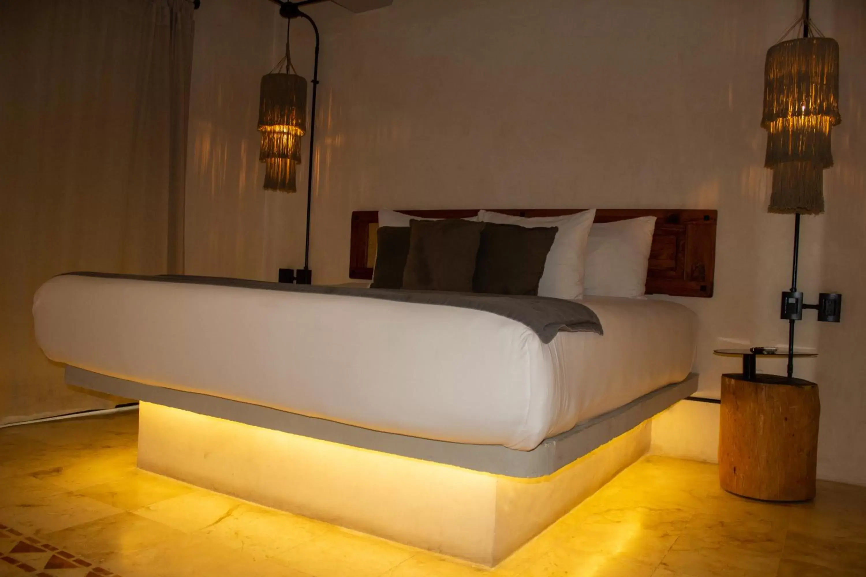 Bed in "5TH AVE Caribbean Paradise Boutique Hotel "by BFH"