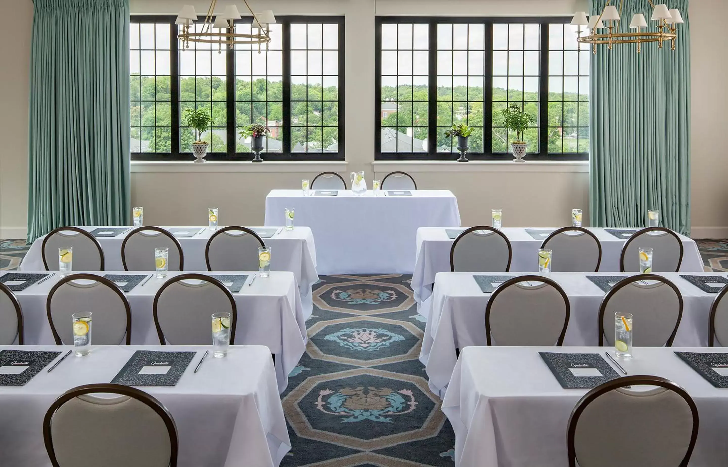 Business facilities, Restaurant/Places to Eat in Graduate Charlottesville