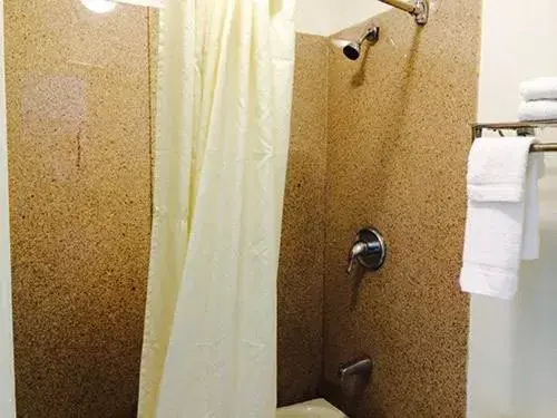 Bathroom in Motel 6-Wildwood, FL
