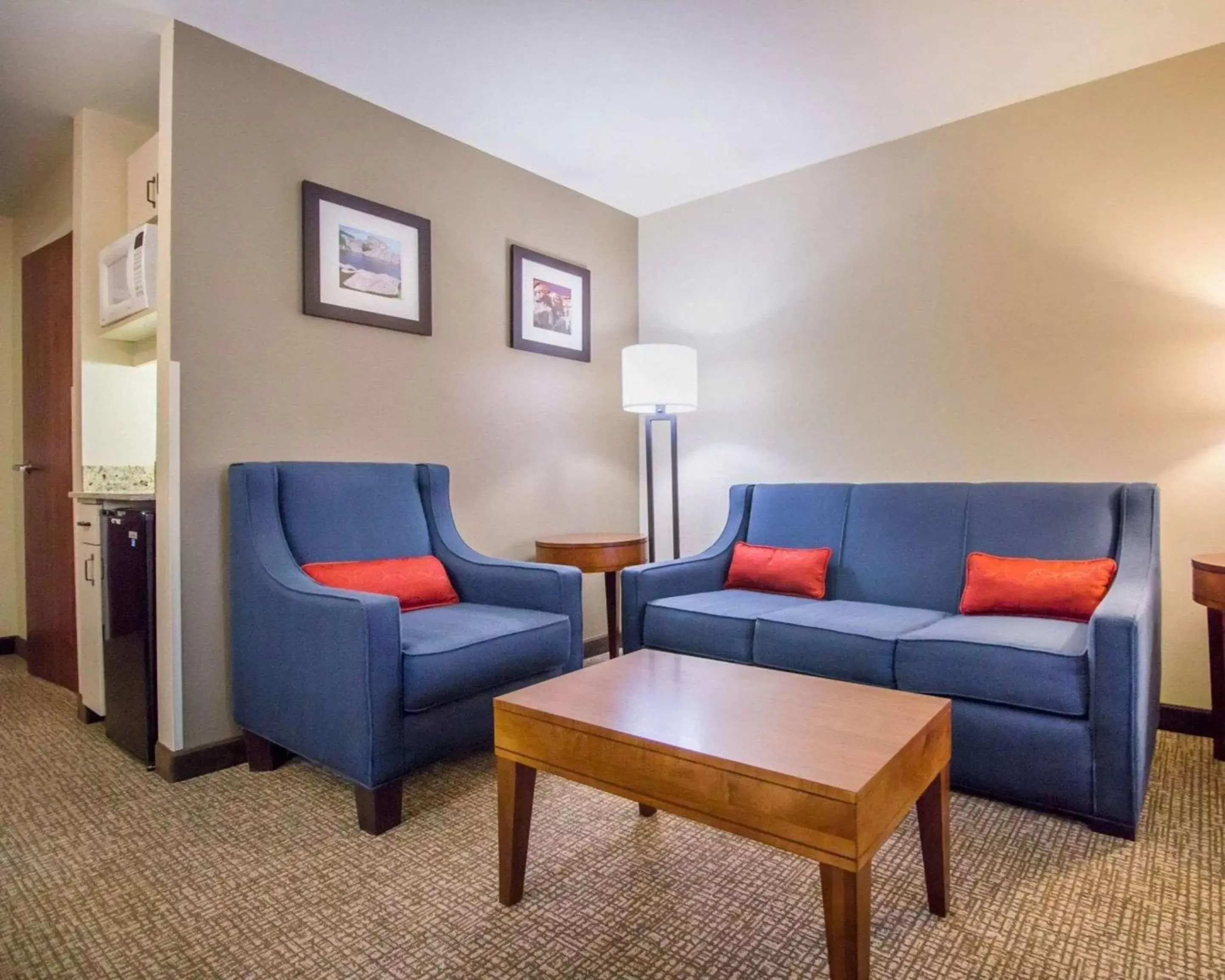 Photo of the whole room, Seating Area in Comfort Inn & Suites Hotel in the Black Hills