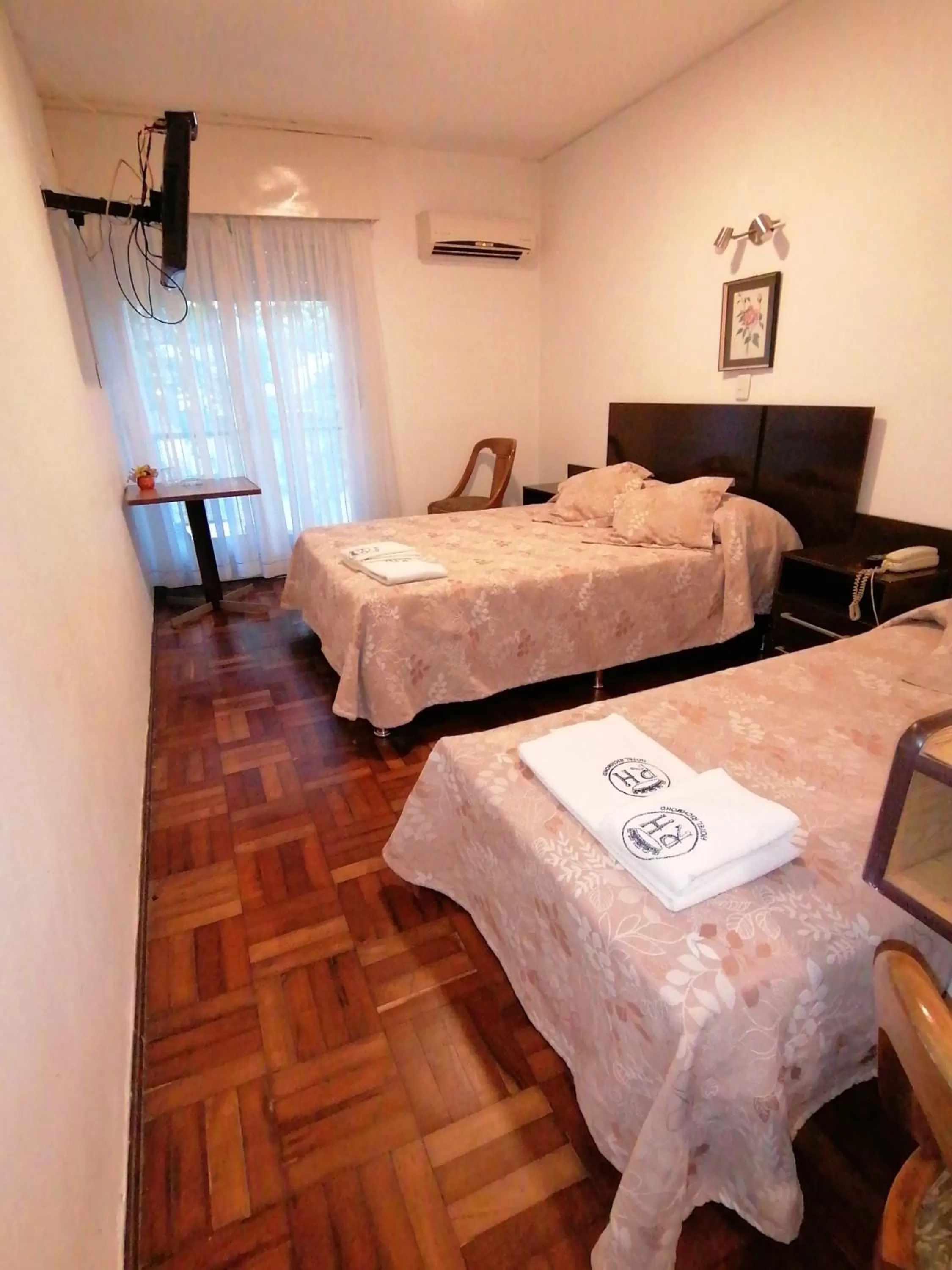 Bed in Hotel Richmond