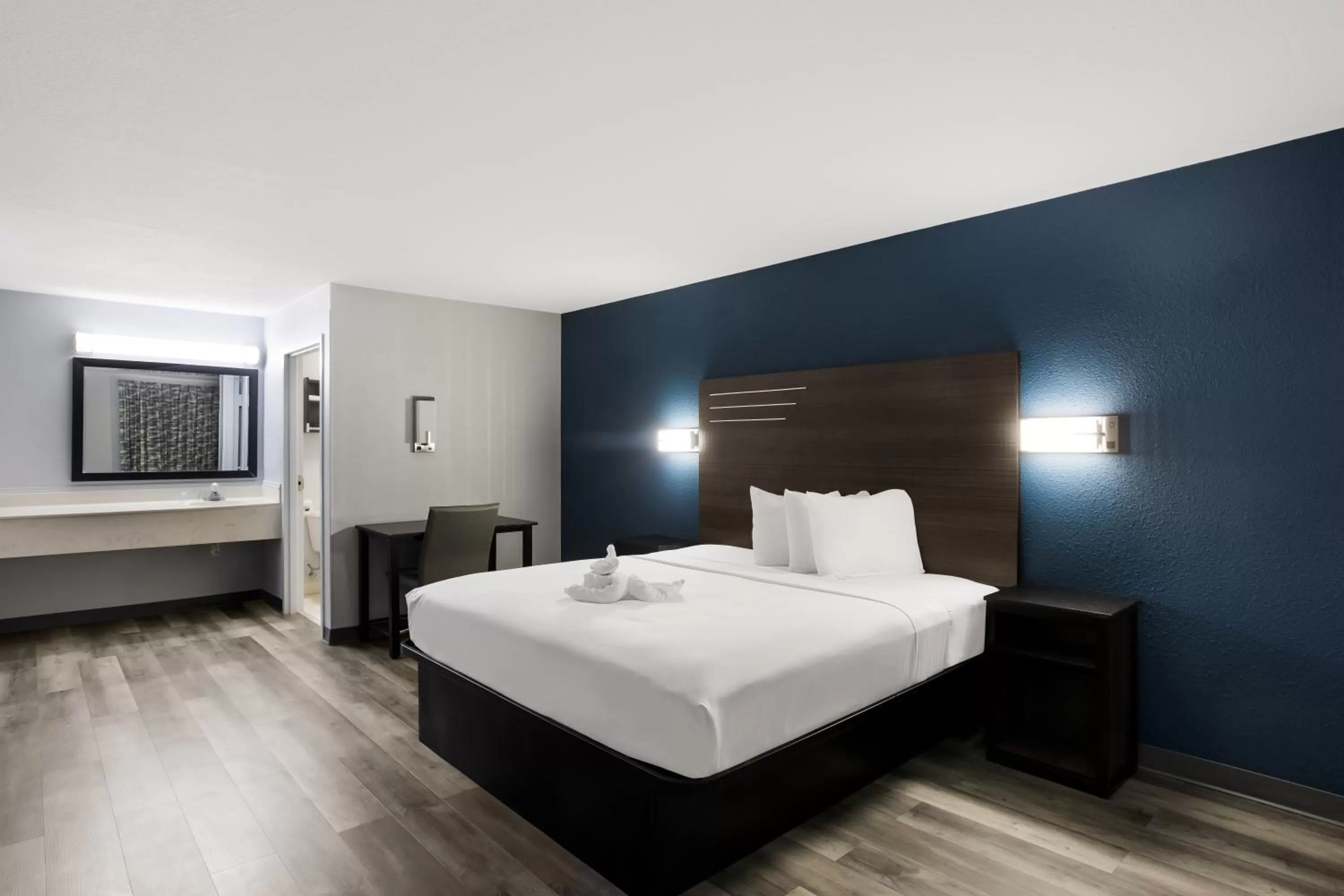 Bed in Suburban Studios Hinesville - Fort Stewart Area