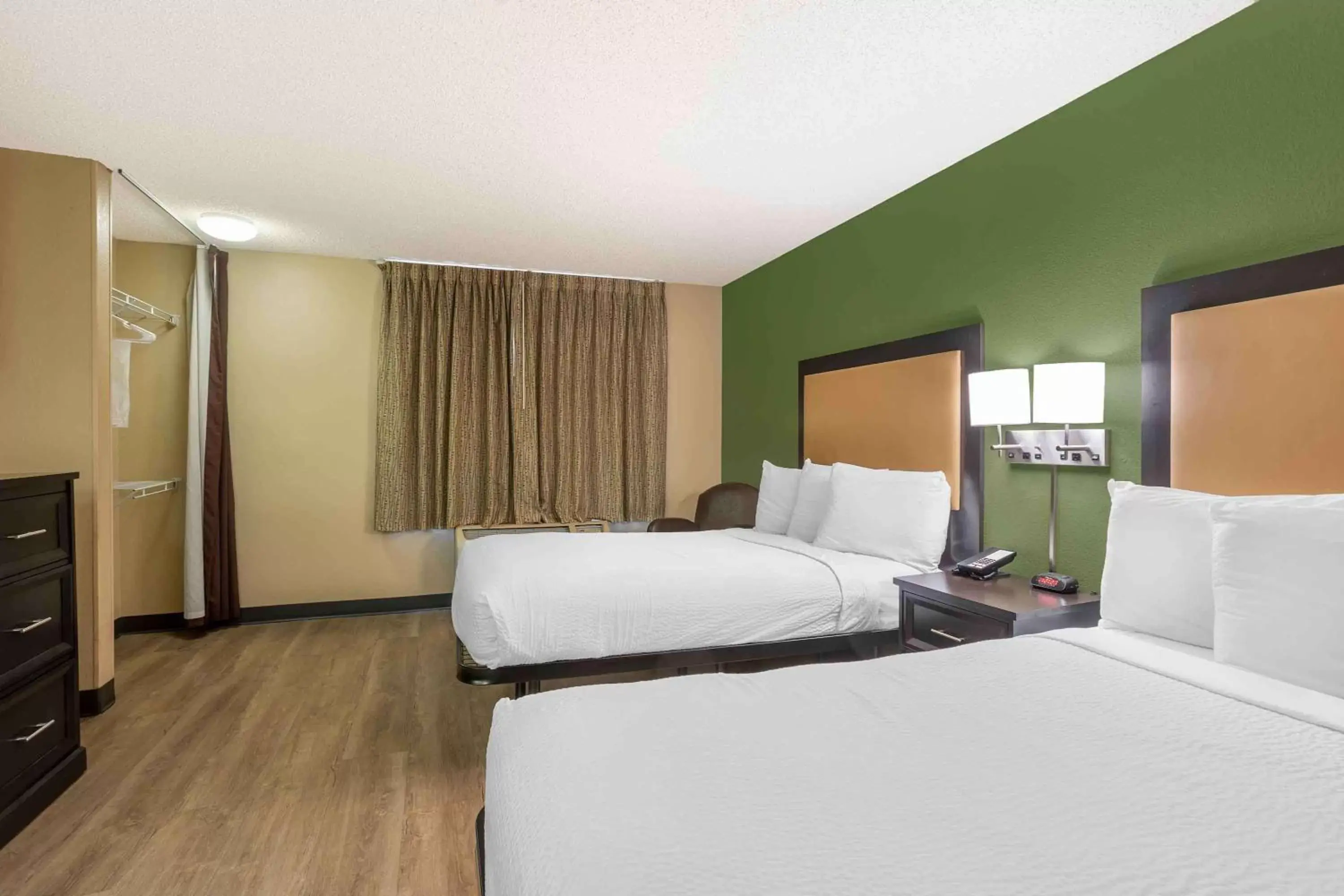 Bedroom in Extended Stay America Suites - Columbia - Stadium Blvd