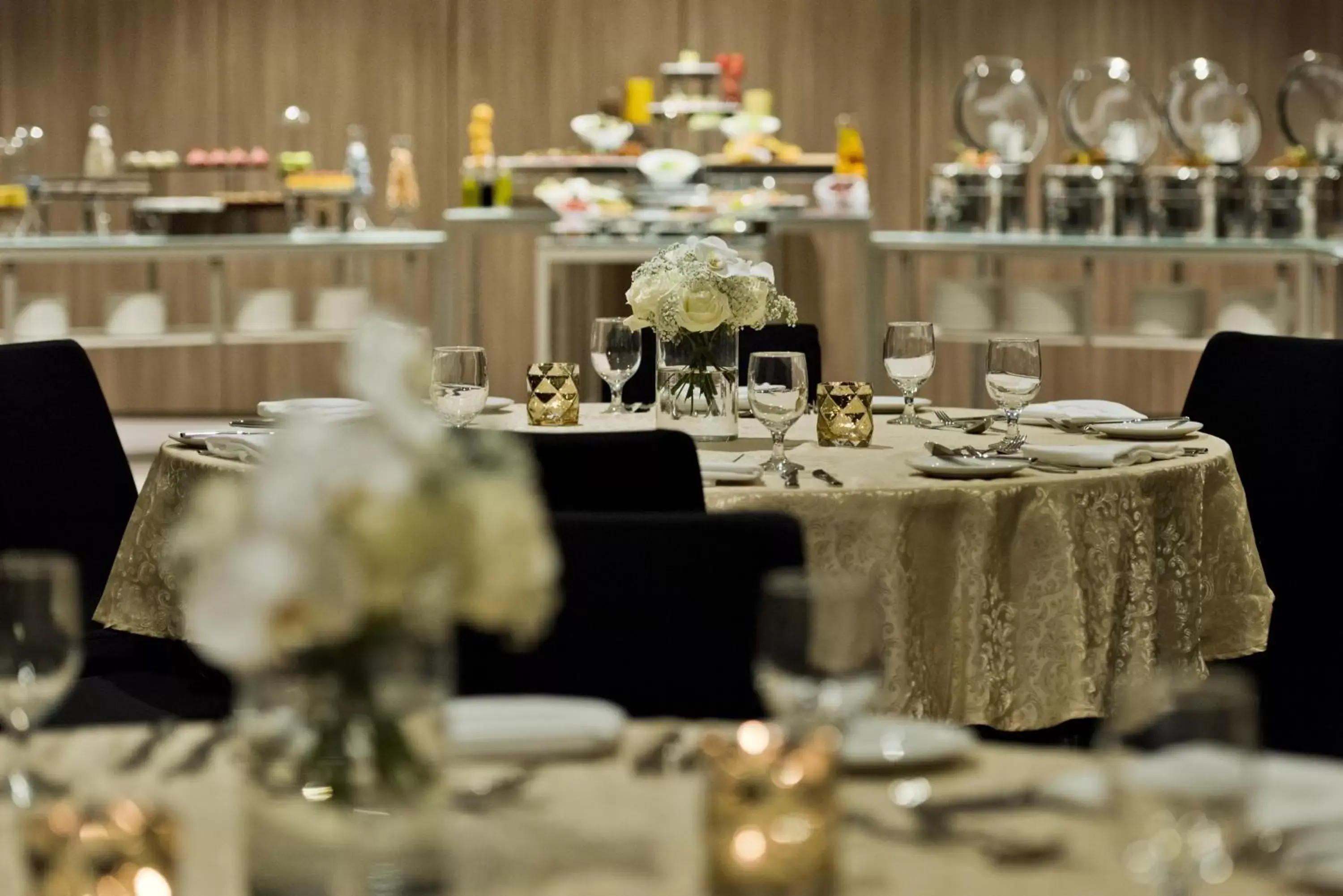 Banquet/Function facilities, Restaurant/Places to Eat in voco Doha West Bay Suites, an IHG Hotel