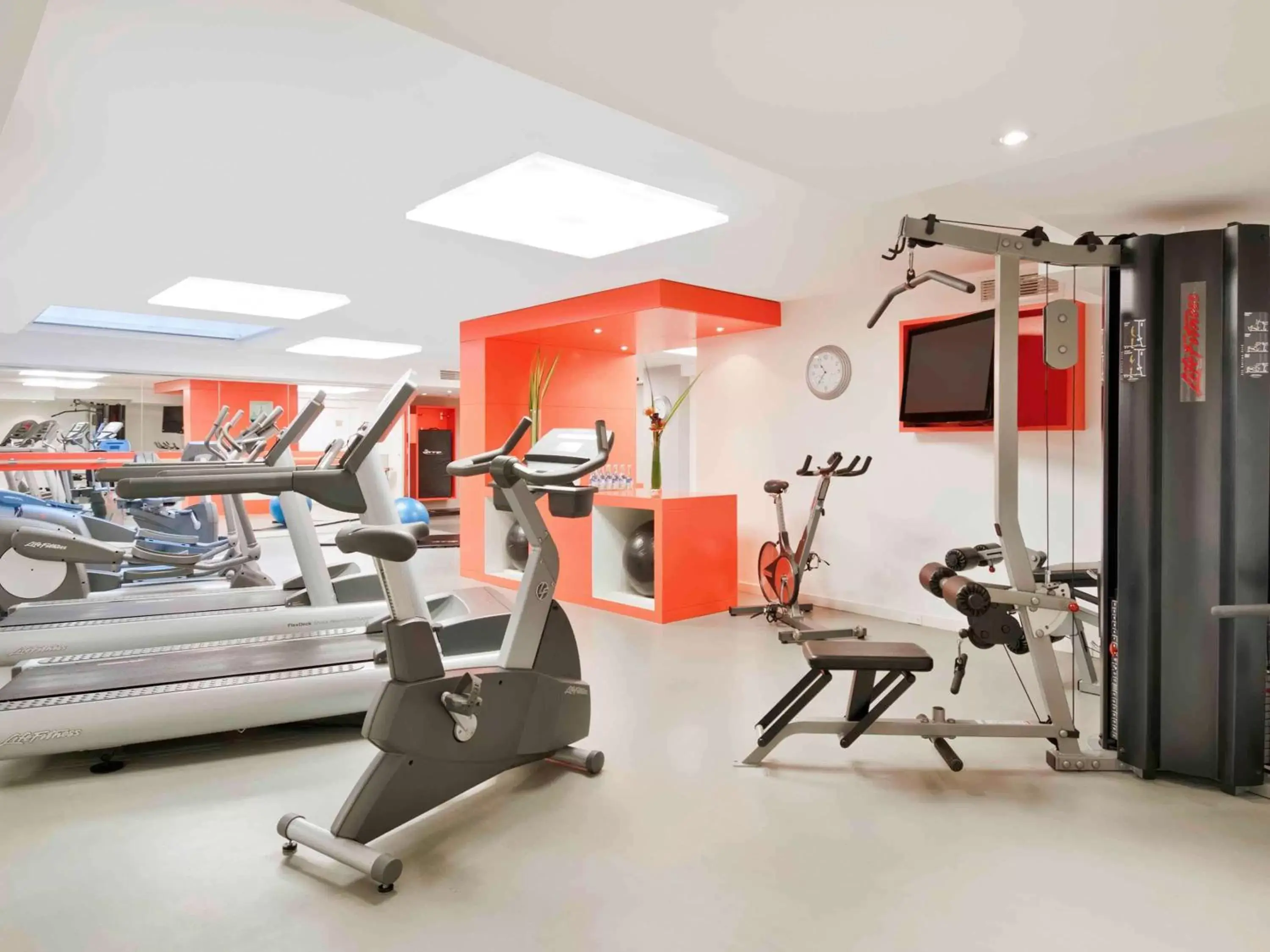 On site, Fitness Center/Facilities in Novotel Montreal Center