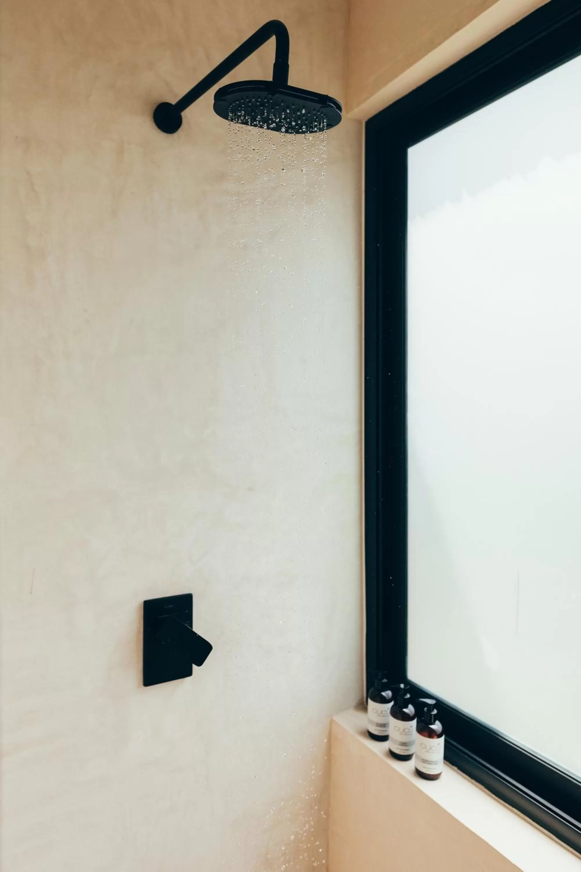 Shower in Cucu Hotel El Cuyo