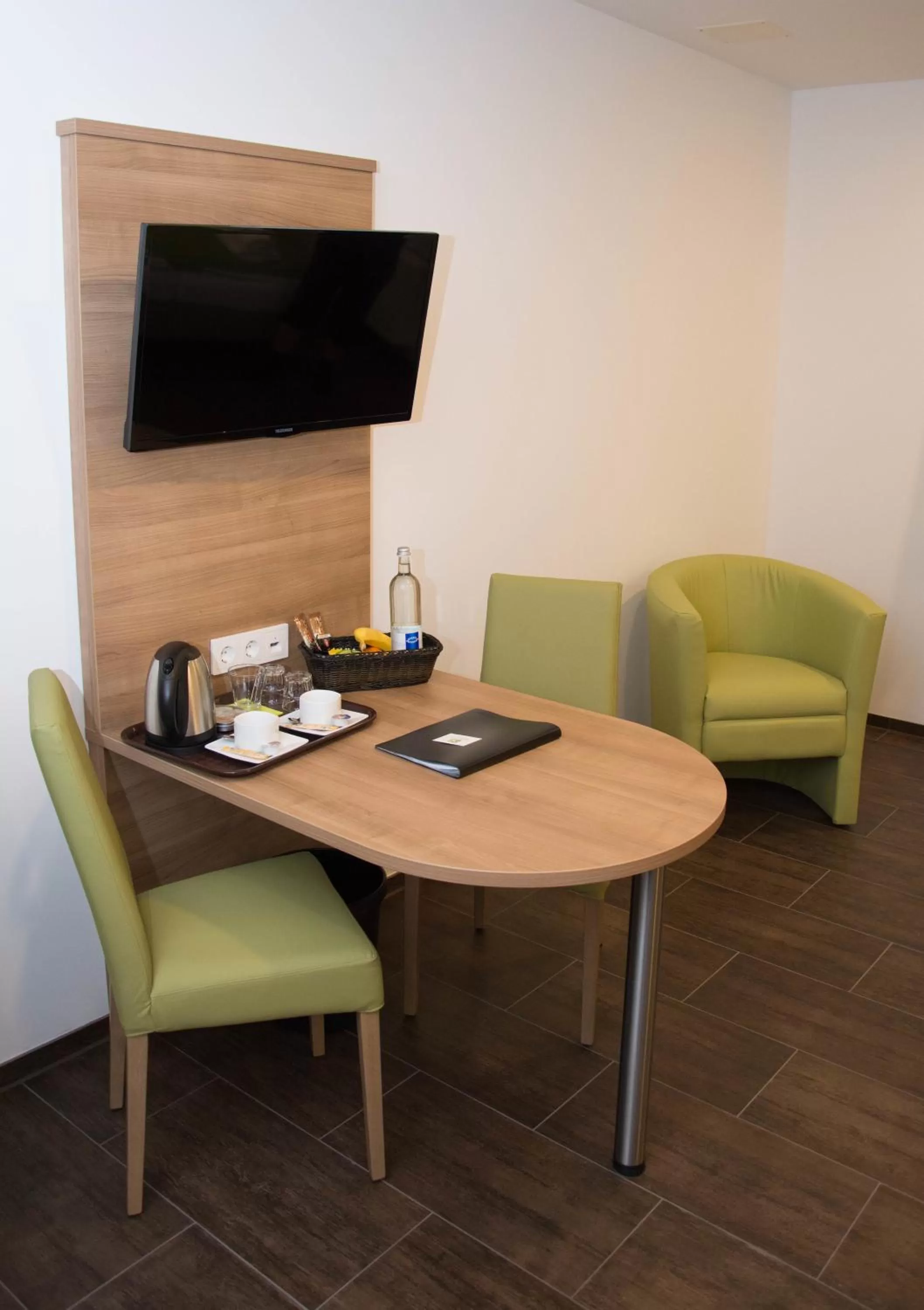 TV and multimedia, TV/Entertainment Center in B&B Kukione