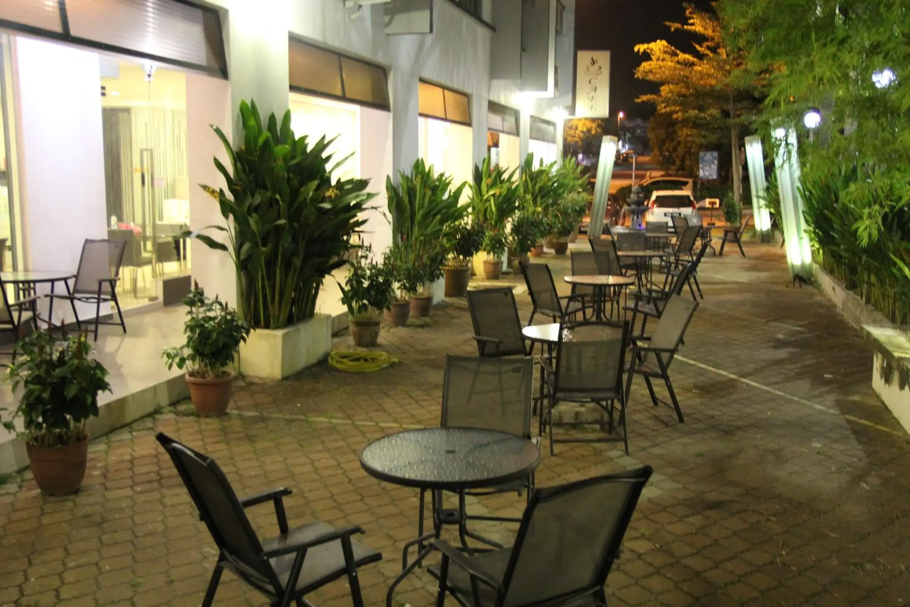 Patio, Restaurant/Places to Eat in M Design Hotel Seri Kembangan