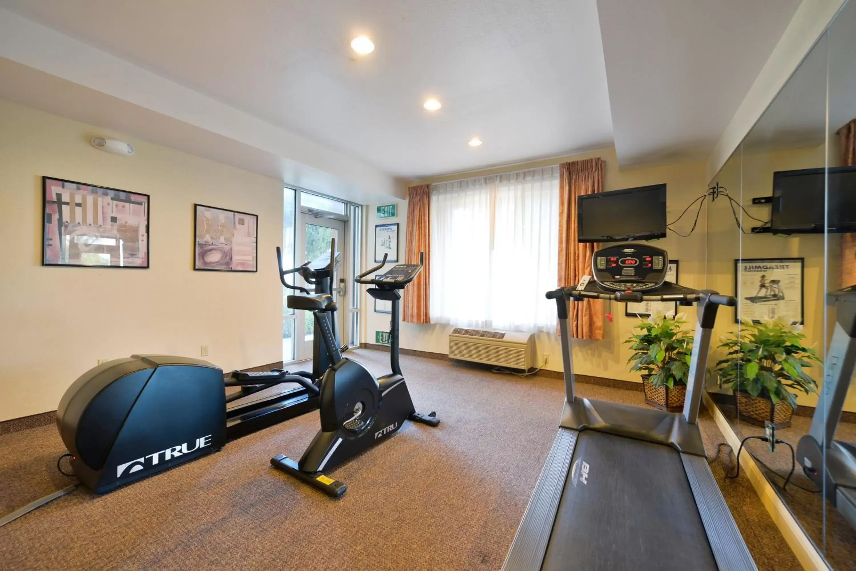 Spa and wellness centre/facilities, Fitness Center/Facilities in Holiday Inn Express & Suites Elk Grove West I-5