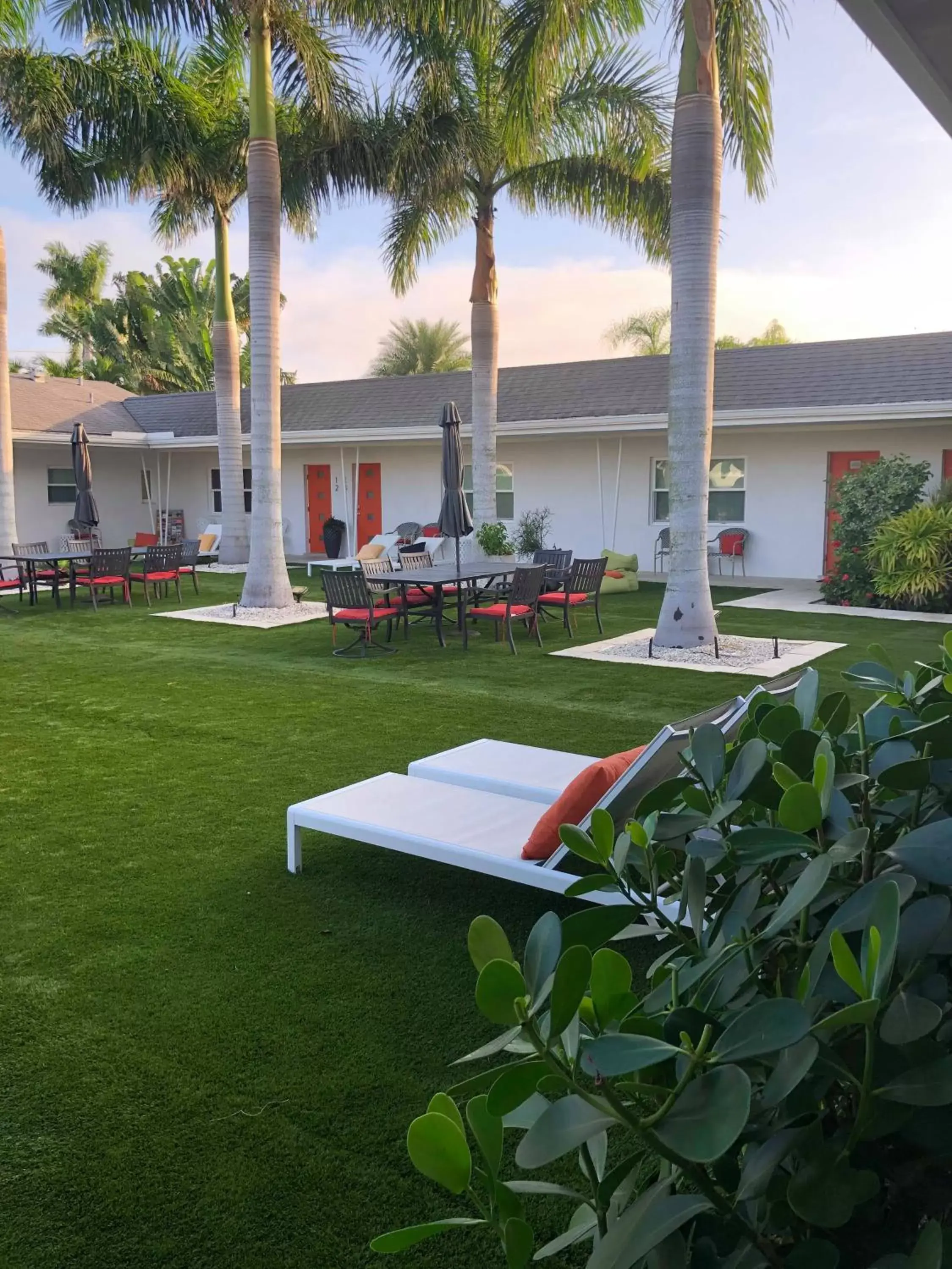 Garden in Captiva Beach Resort (open private beach access)