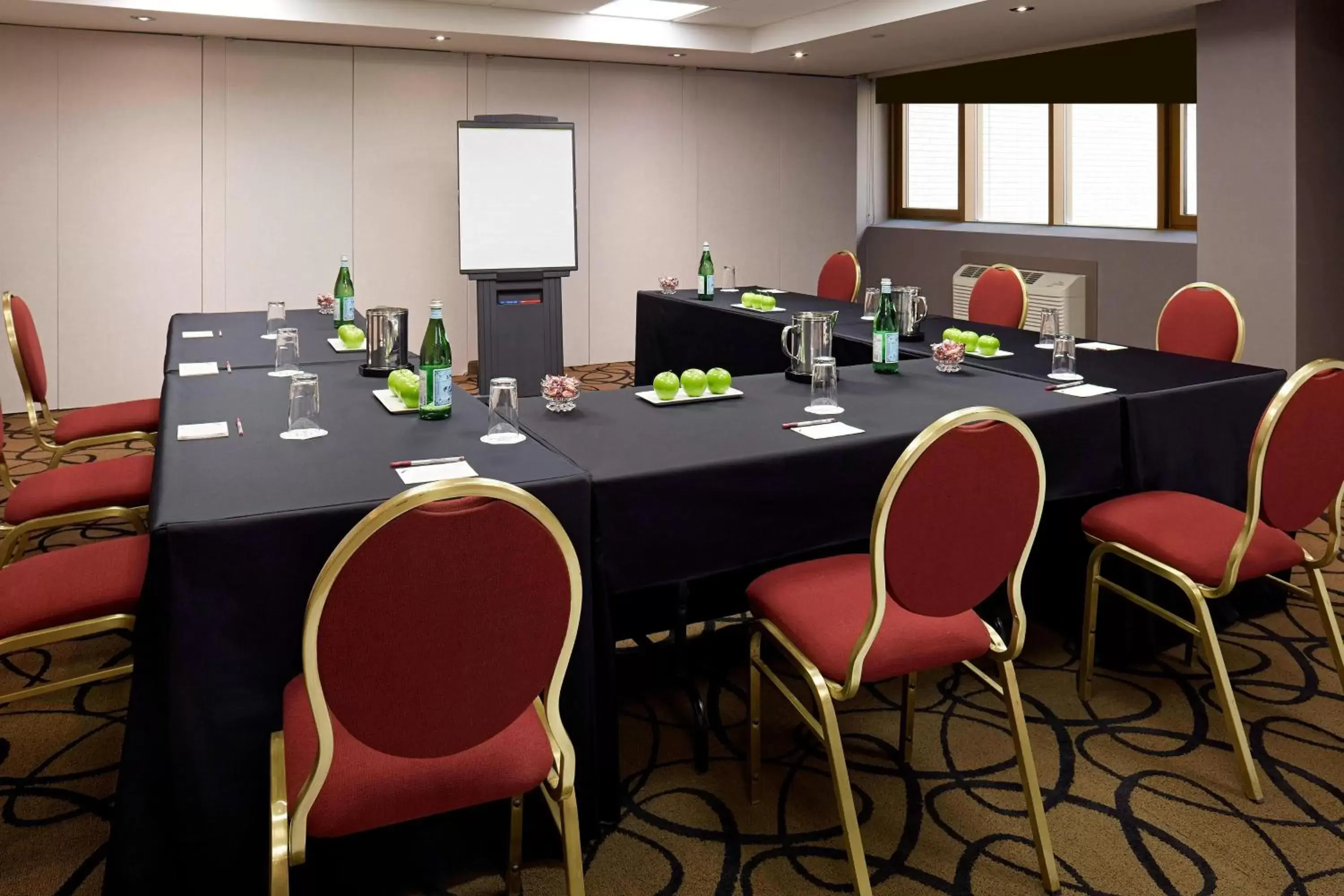 Meeting/conference room in Residence Inn by Marriott Montréal Downtown