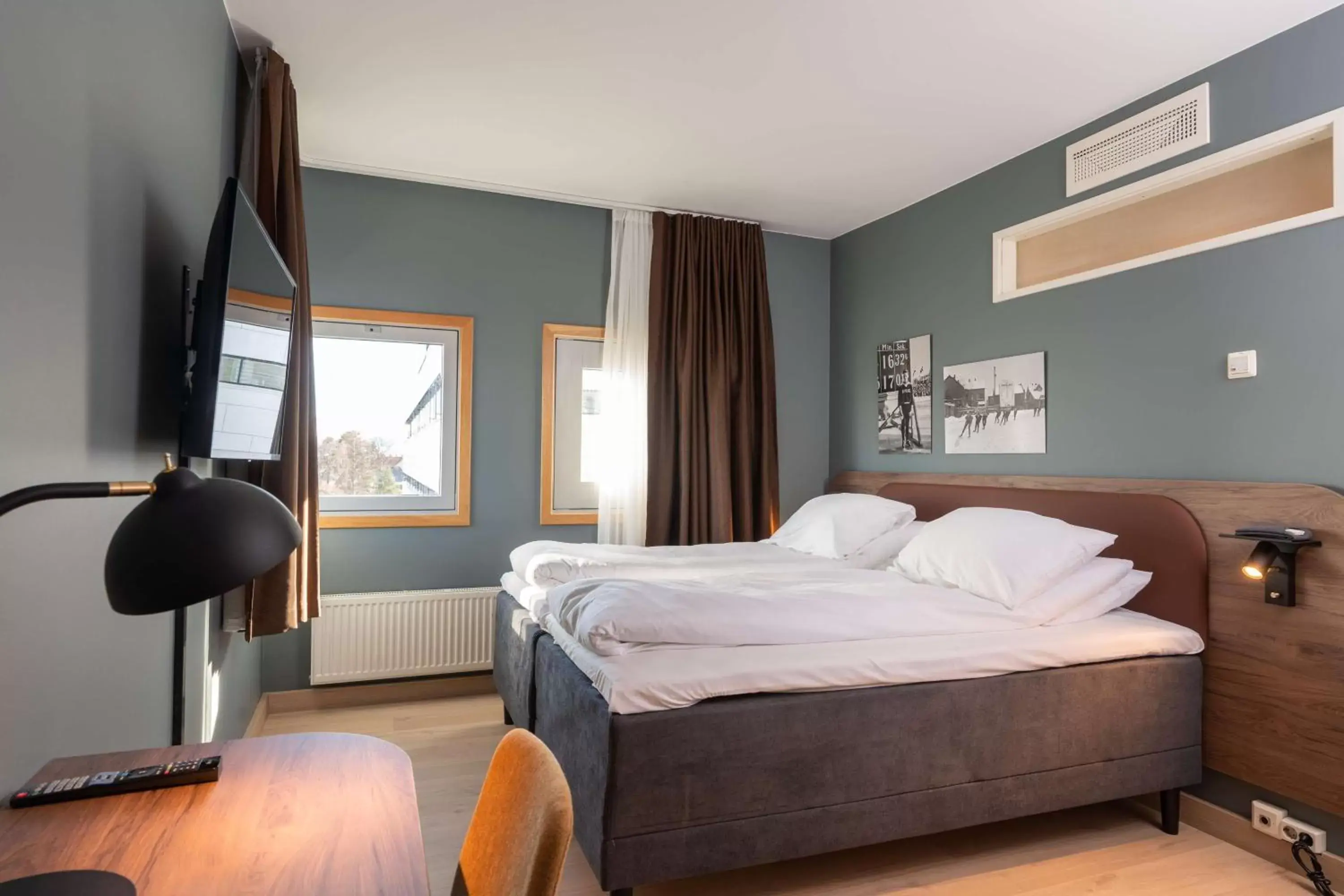 Bedroom, Bed in Scandic Hamar