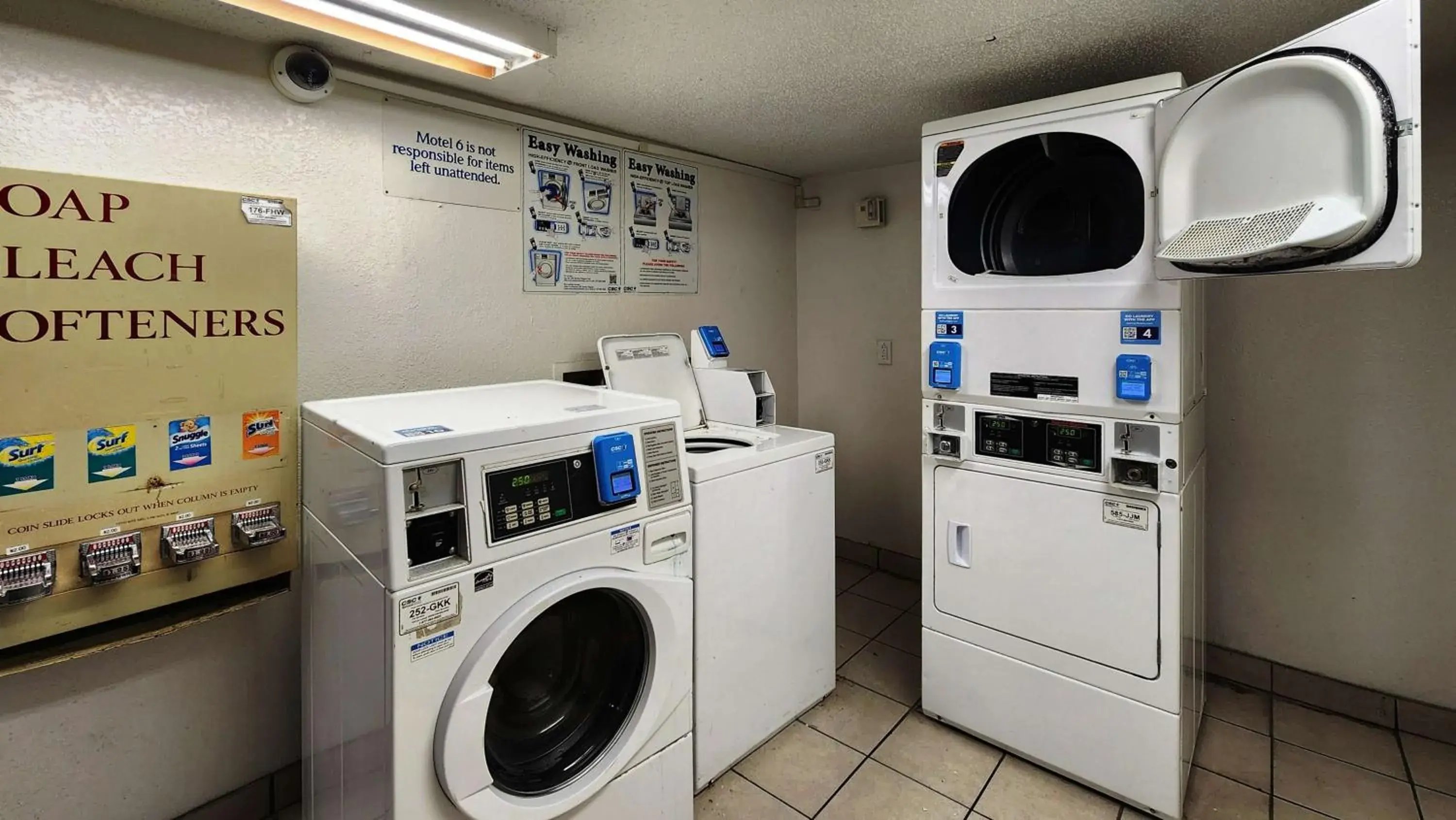 laundry, Kitchen/Kitchenette in Motel 6 Houston, TX - Medical Center/NRG Stadium