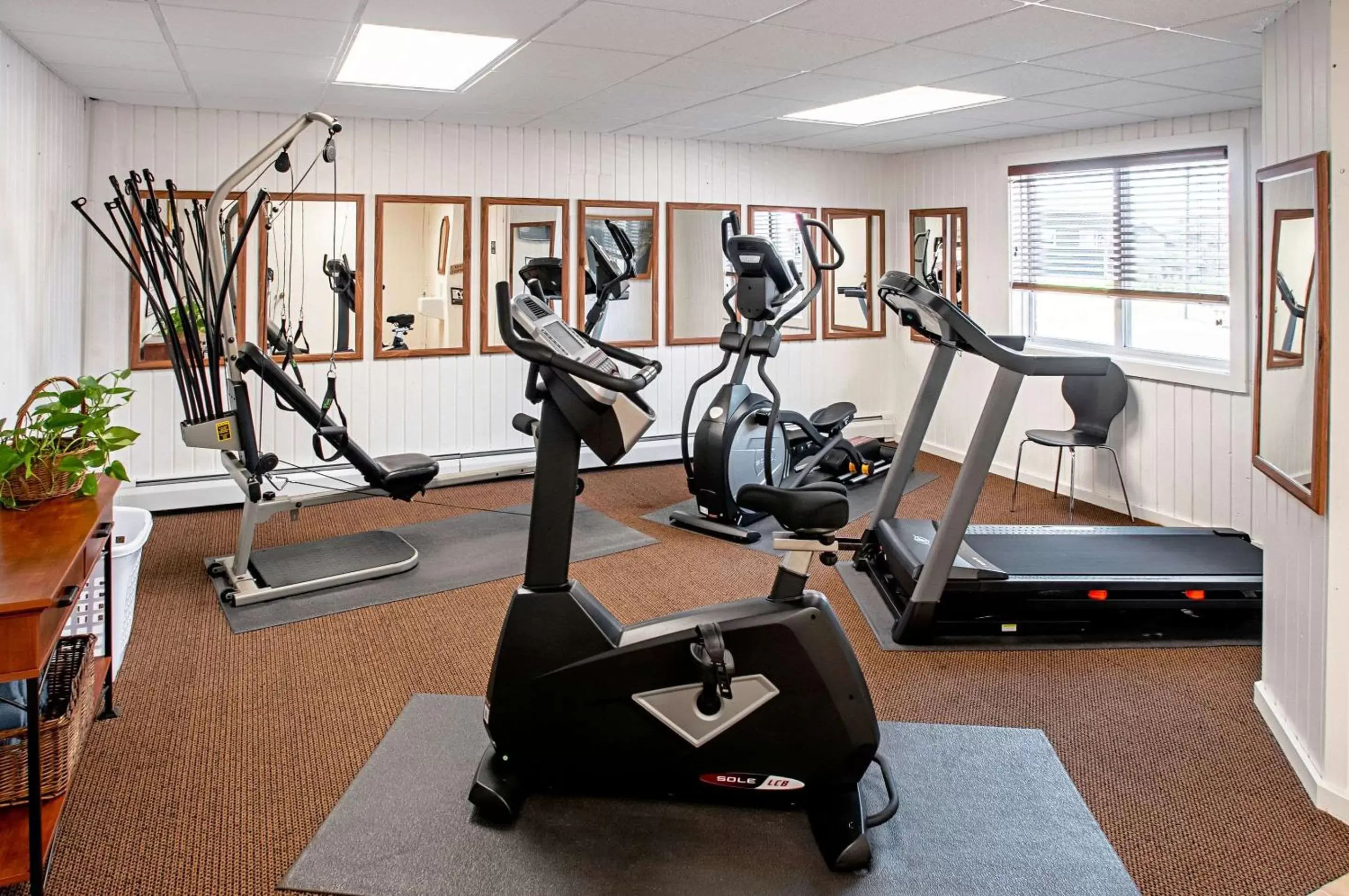 Fitness centre/facilities, Fitness Center/Facilities in Econo Lodge On the Bay
