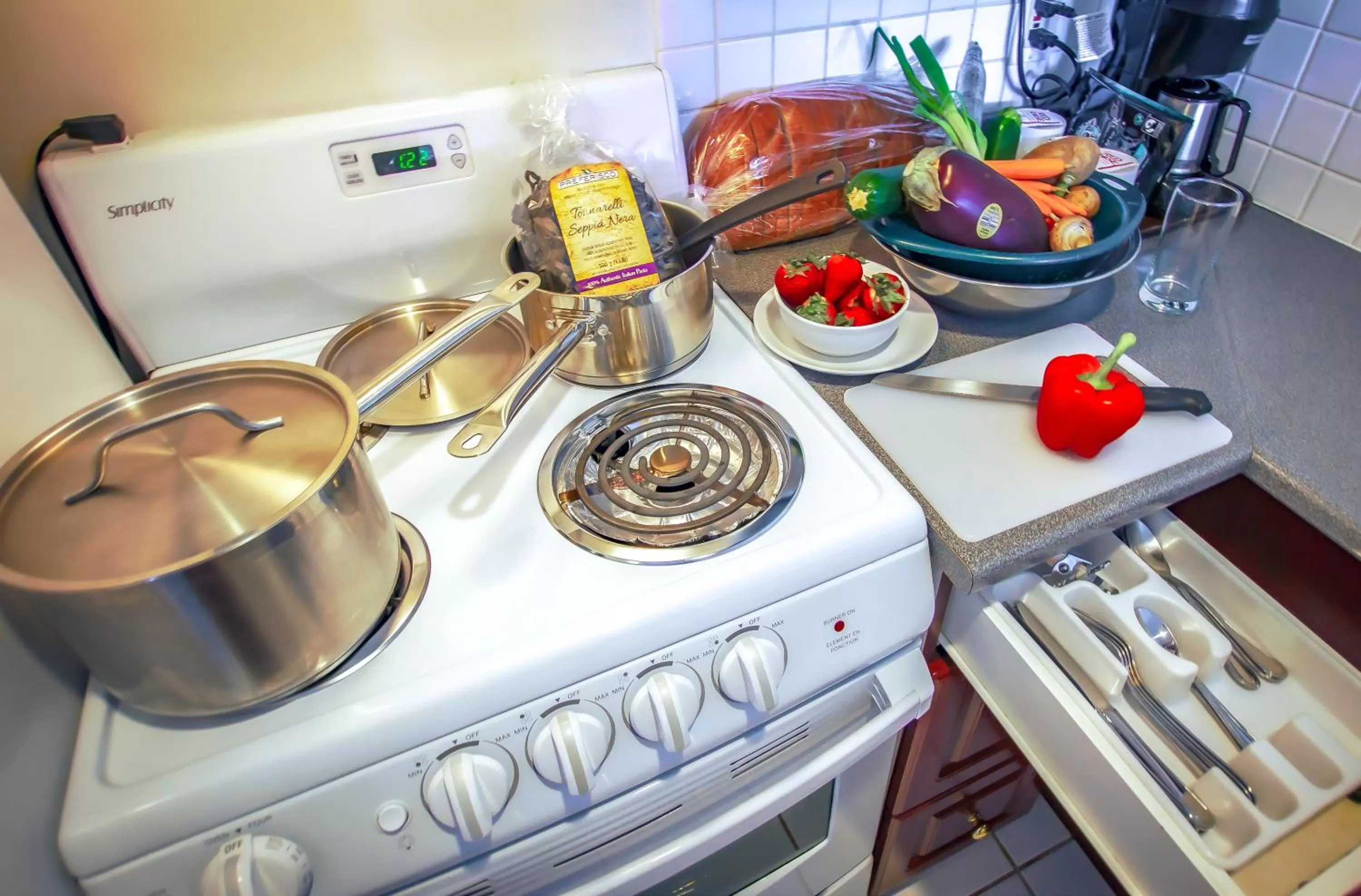 Coffee/tea facilities in Century Plaza Hotel