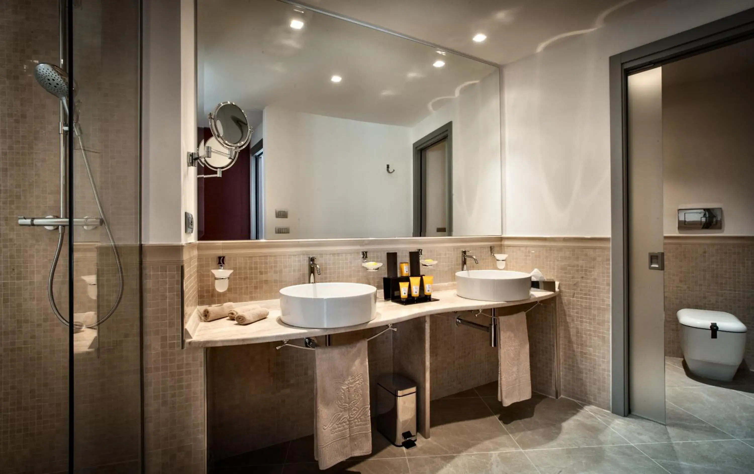 Shower, Bathroom in Grand Hotel Ma&Ma Resort