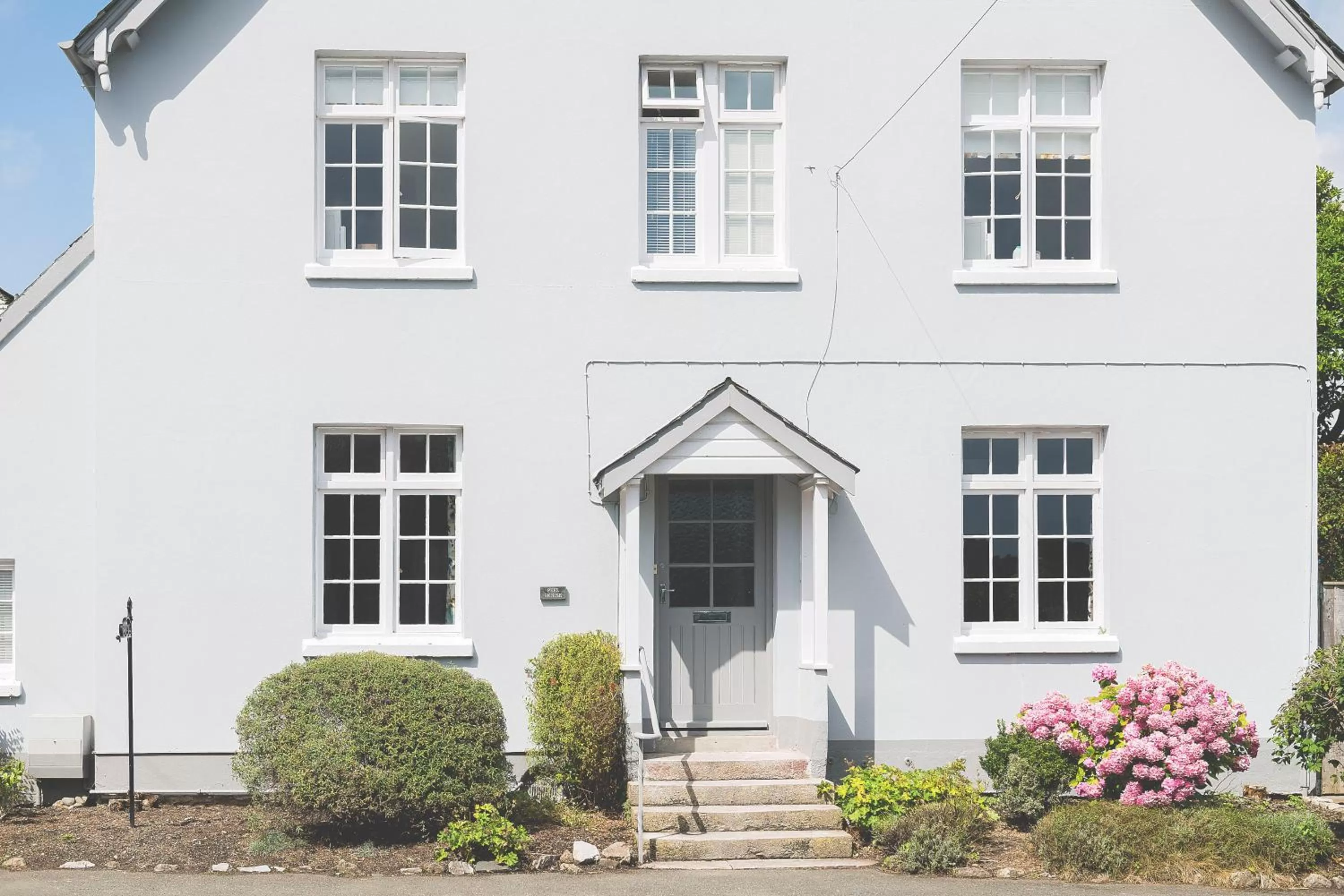 Facade/entrance in Rose and Crown Yealmpton