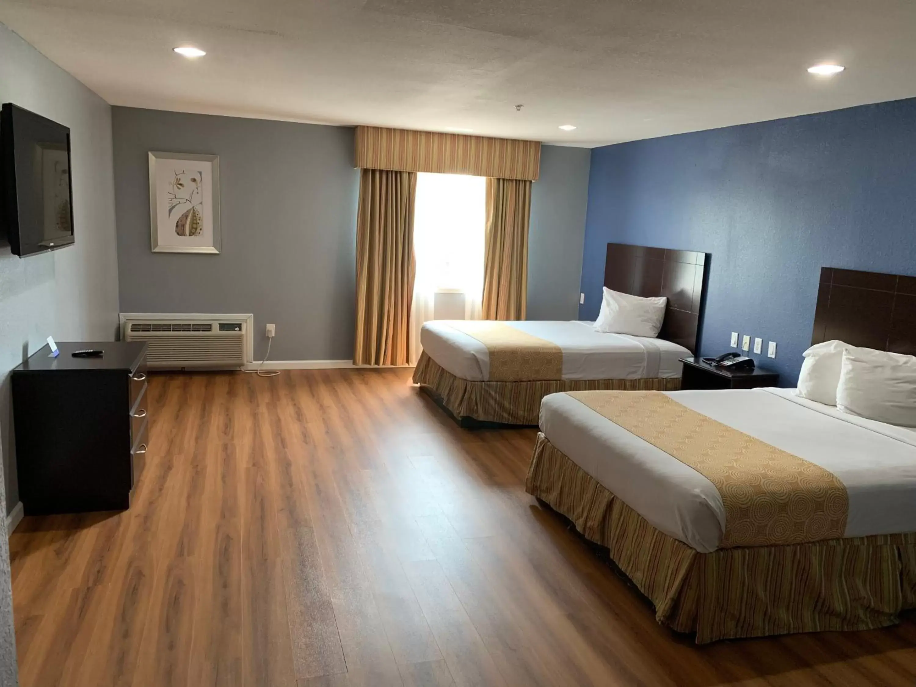 Efficiency Queen Suite with Two Queen Beds - Accessible/Non-Smoking in Rodeway Inn & Suites Port Arthur - Groves Efficiency Queen Suite with Two Queen Beds - Accessible/Non-Smoking in Rodeway Inn & Suites Port Arthur - Groves