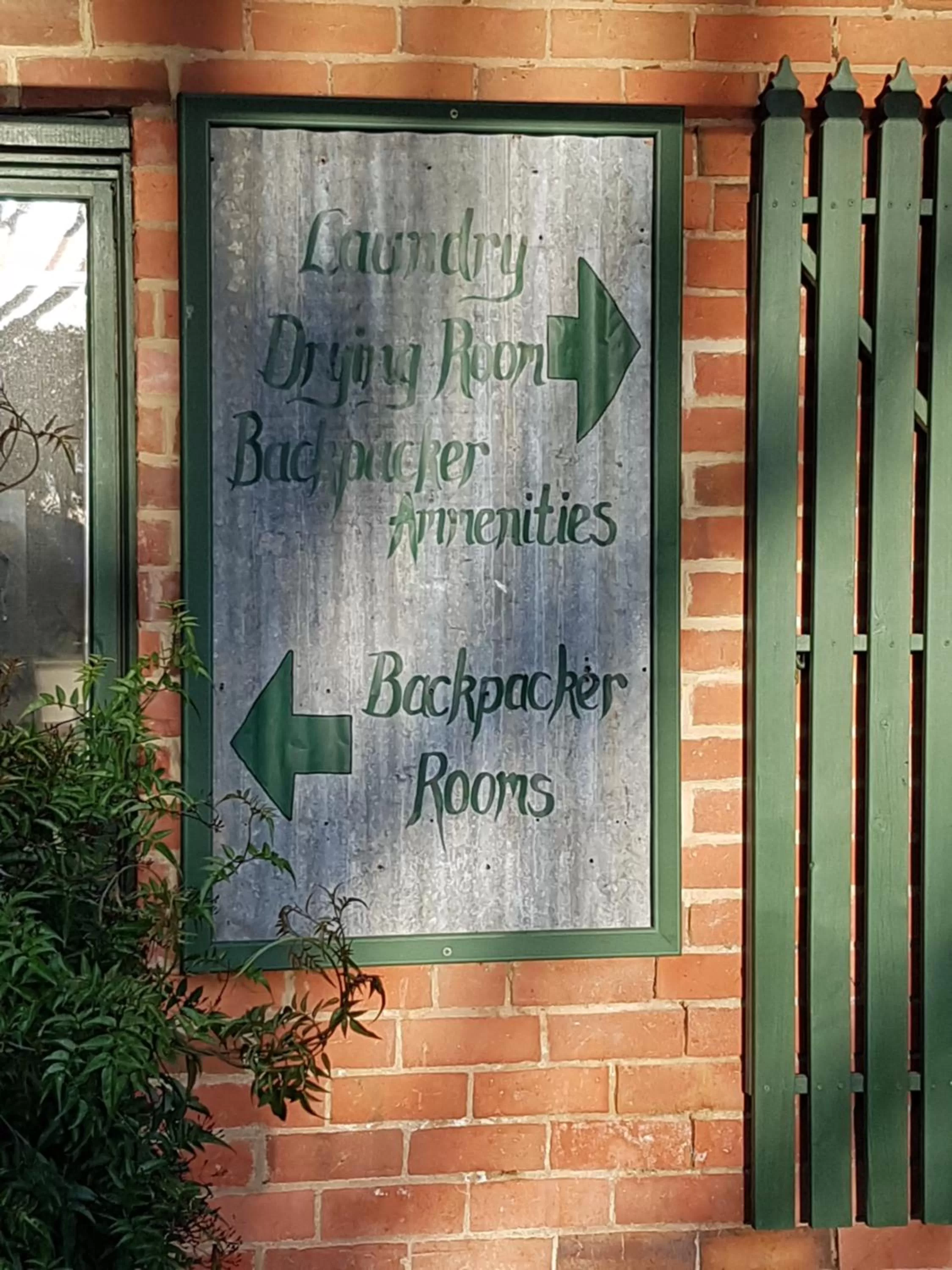 Logo/Certificate/Sign in Mansfield Travellers Lodge