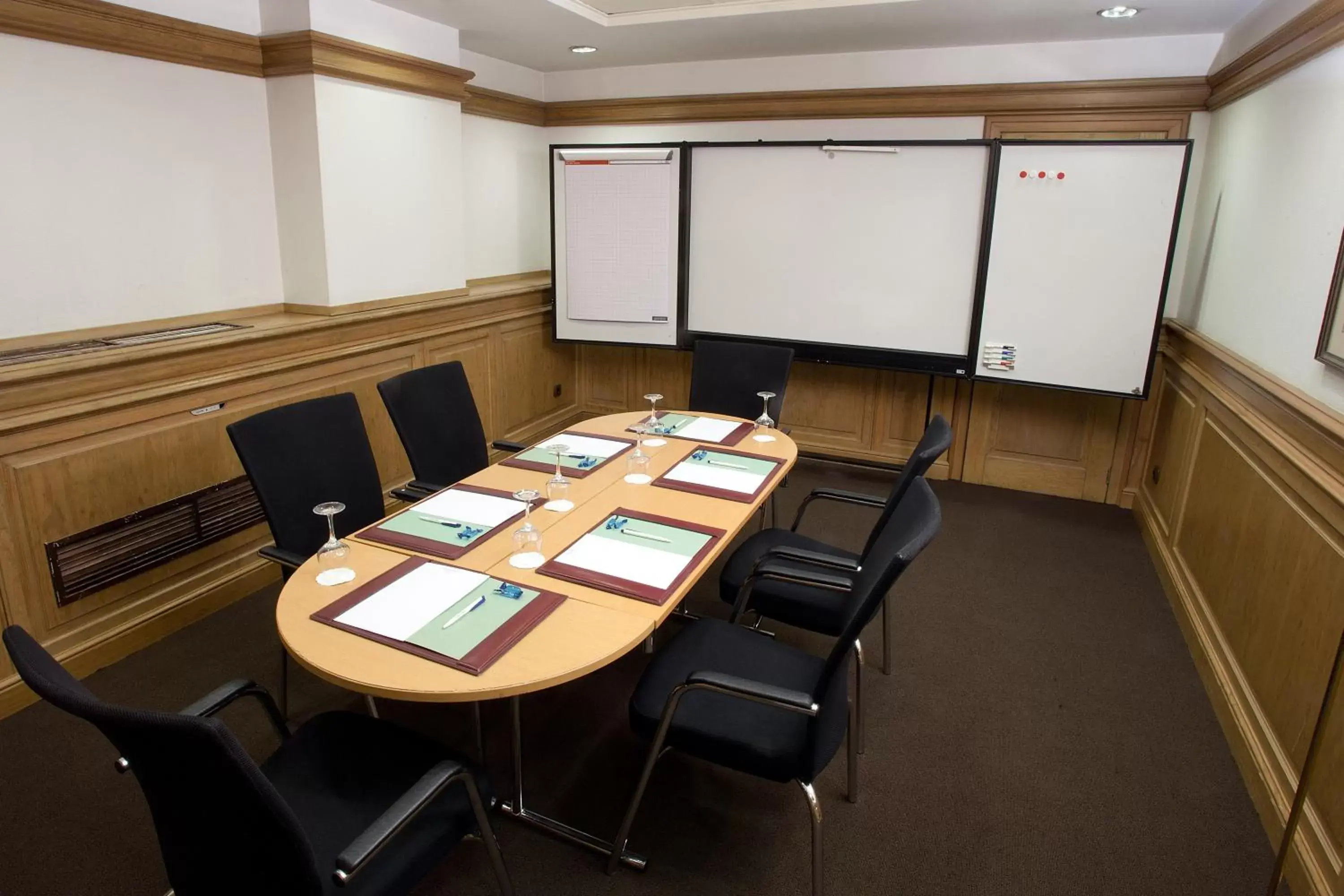 Meeting/conference room, Business Area/Conference Room in Theater Hotel