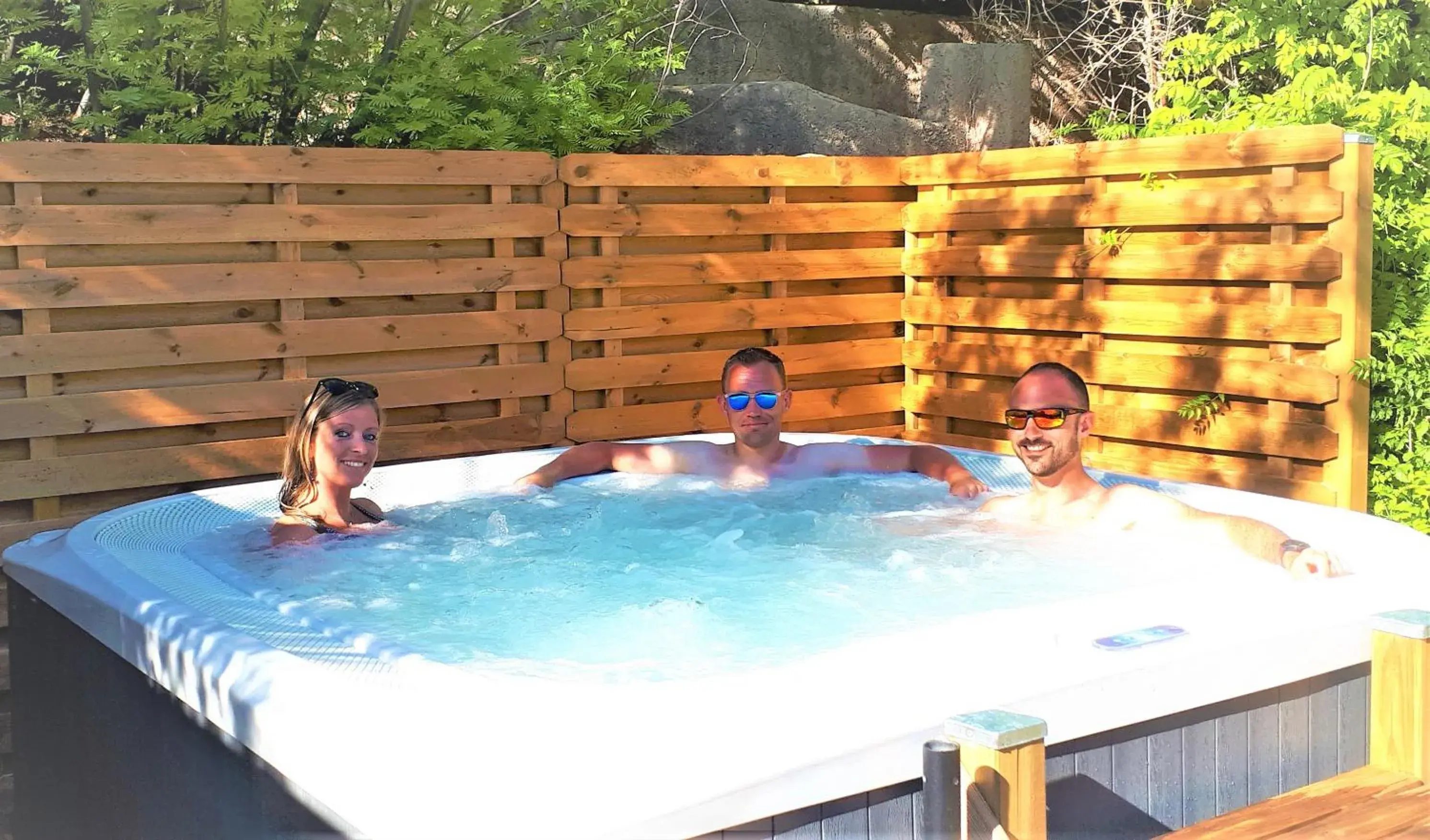 Hot Tub in Hotel Les Jardins de Bormes