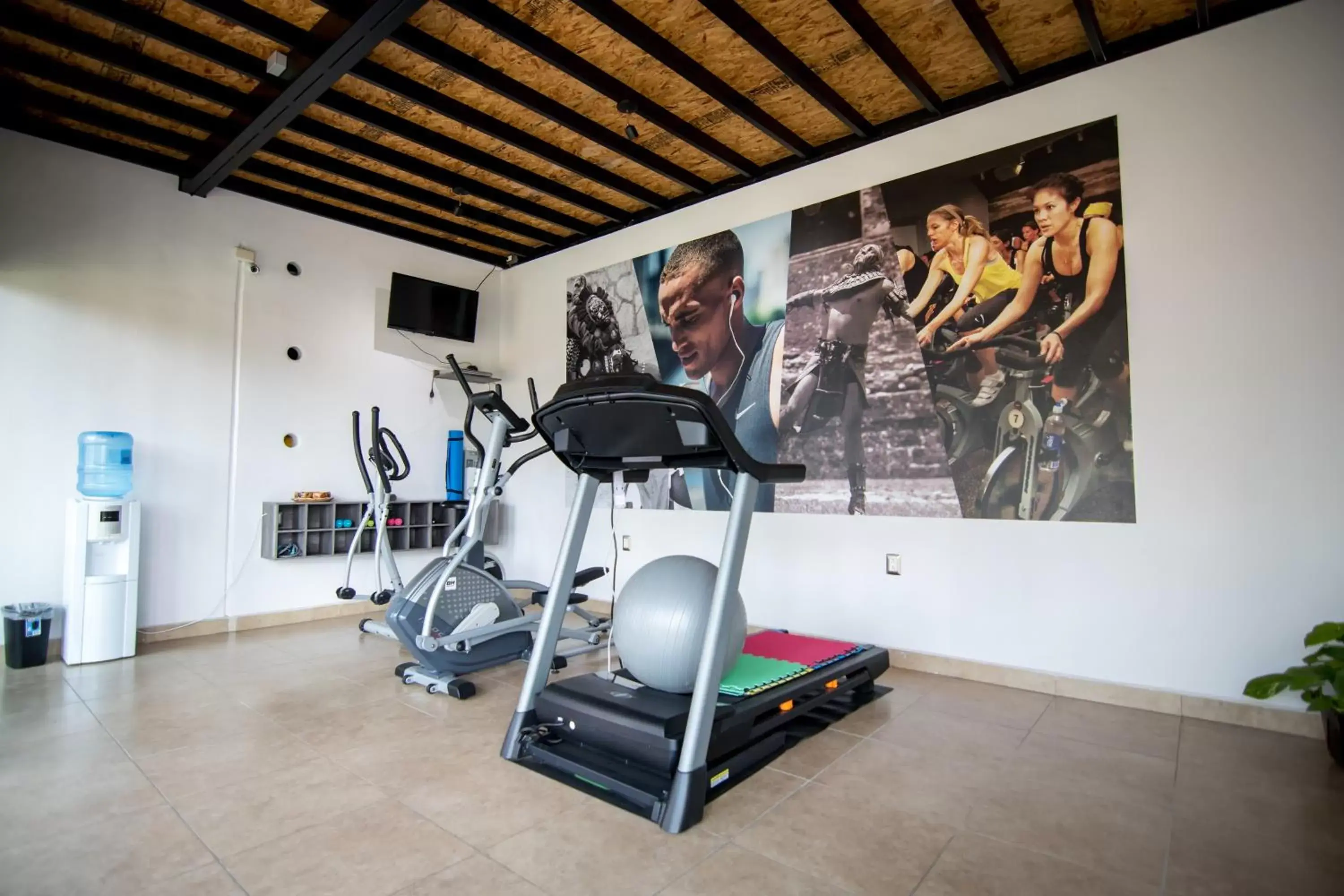 Fitness centre/facilities, Fitness Center/Facilities in Maria Ines Hotel Suite
