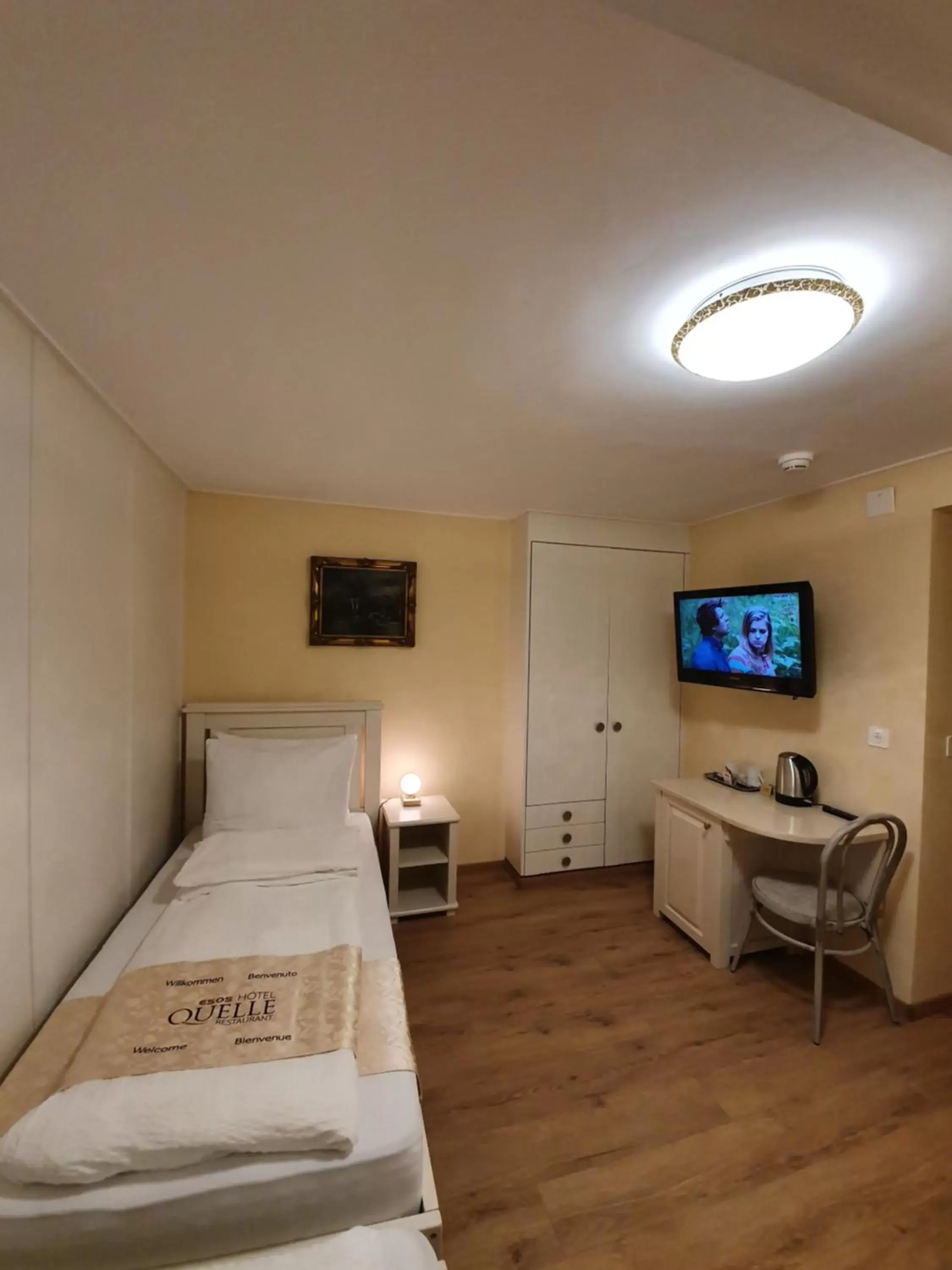 TV and multimedia in Esos Hotel Quelle