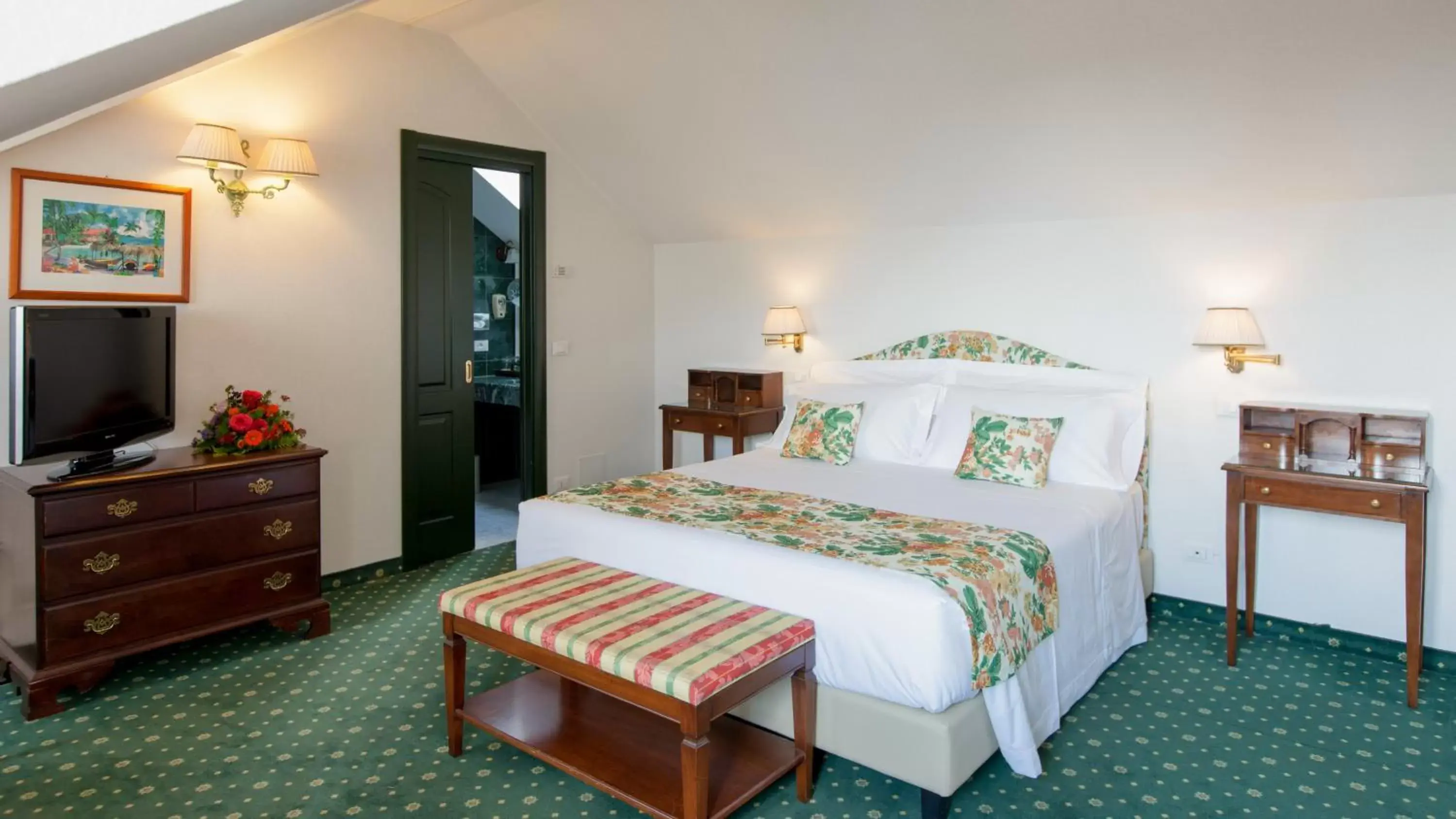 Photo of the whole room, Bed in Hotel Victoria & Iside Spa Photo of the whole room, Bed in Hotel Victoria & Iside Spa