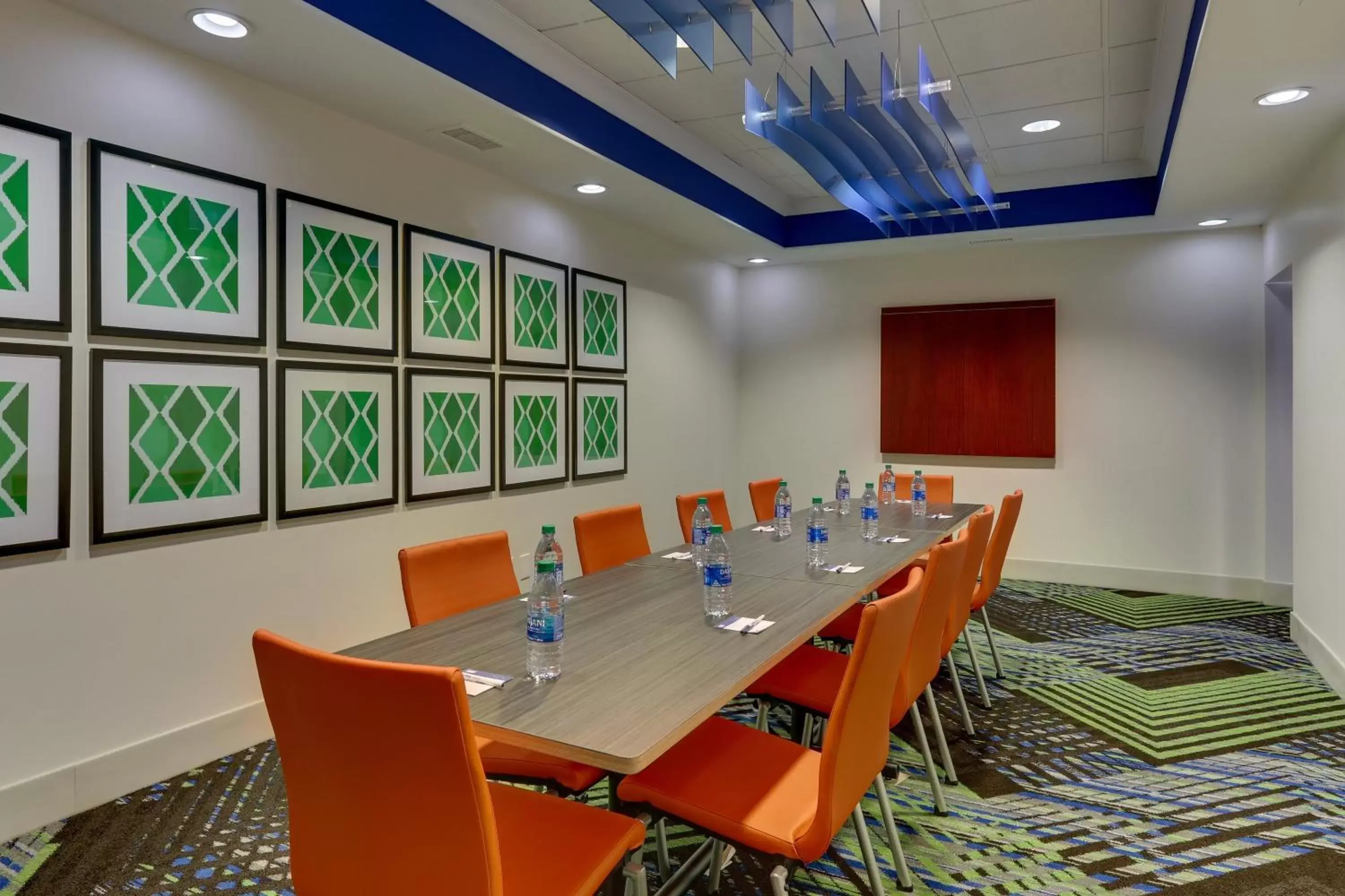 Meeting/conference room in Holiday Inn Express Hotel & Suites Dayton-Centerville, an IHG Hotel