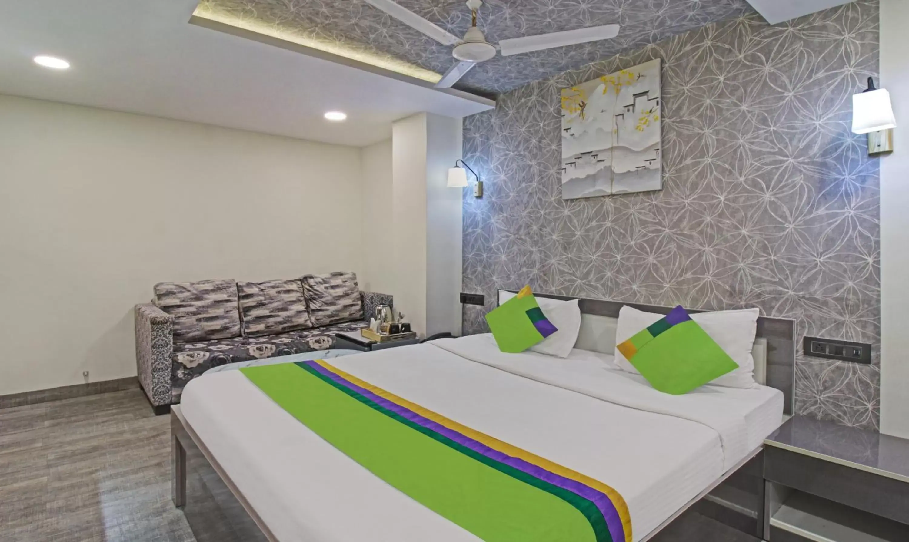 Photo of the whole room, Bed in Treebo The Boss Photo of the whole room, Bed in Treebo The Boss