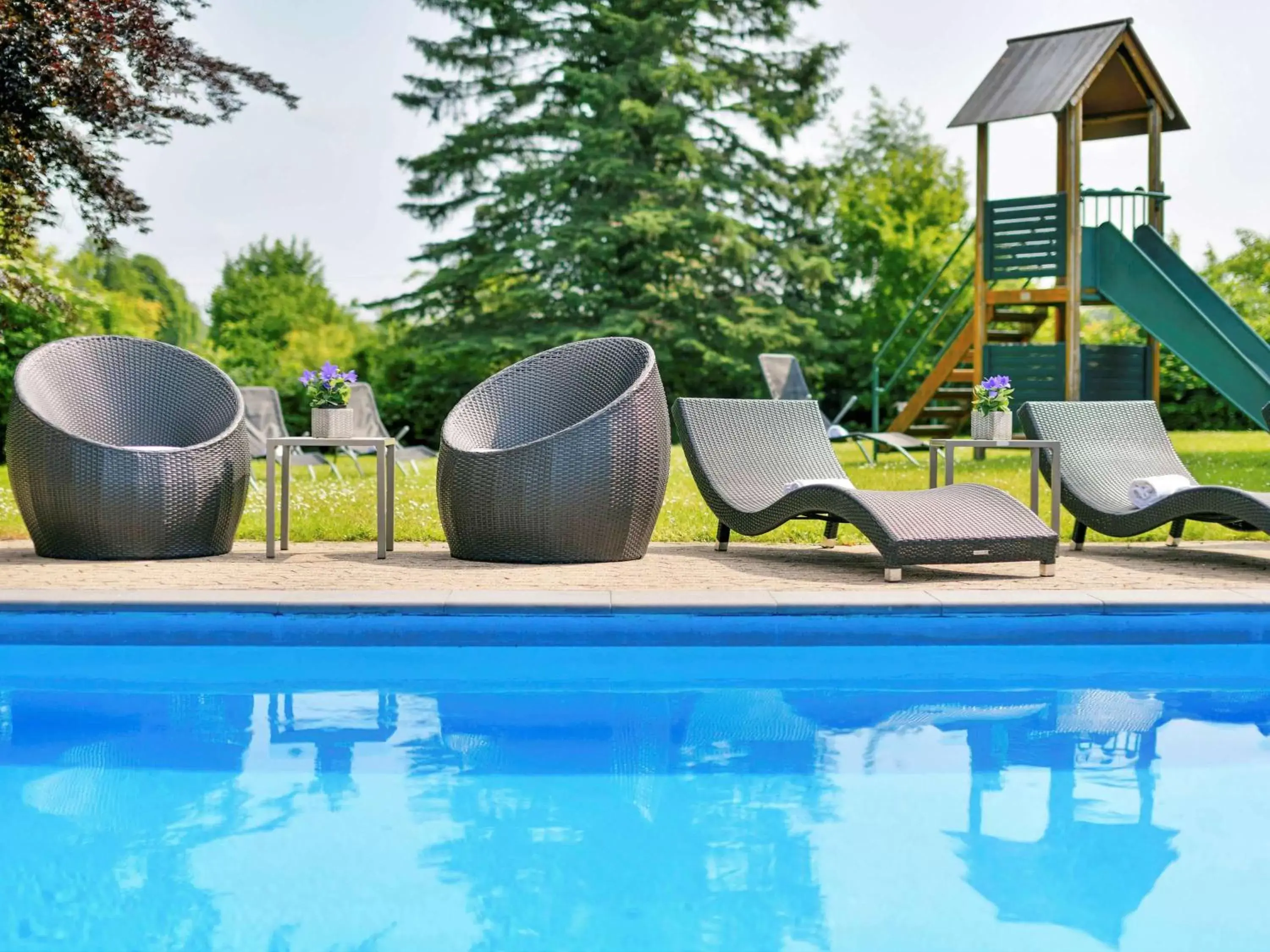 Pool view, Swimming Pool in Mercure Aachen Europaplatz