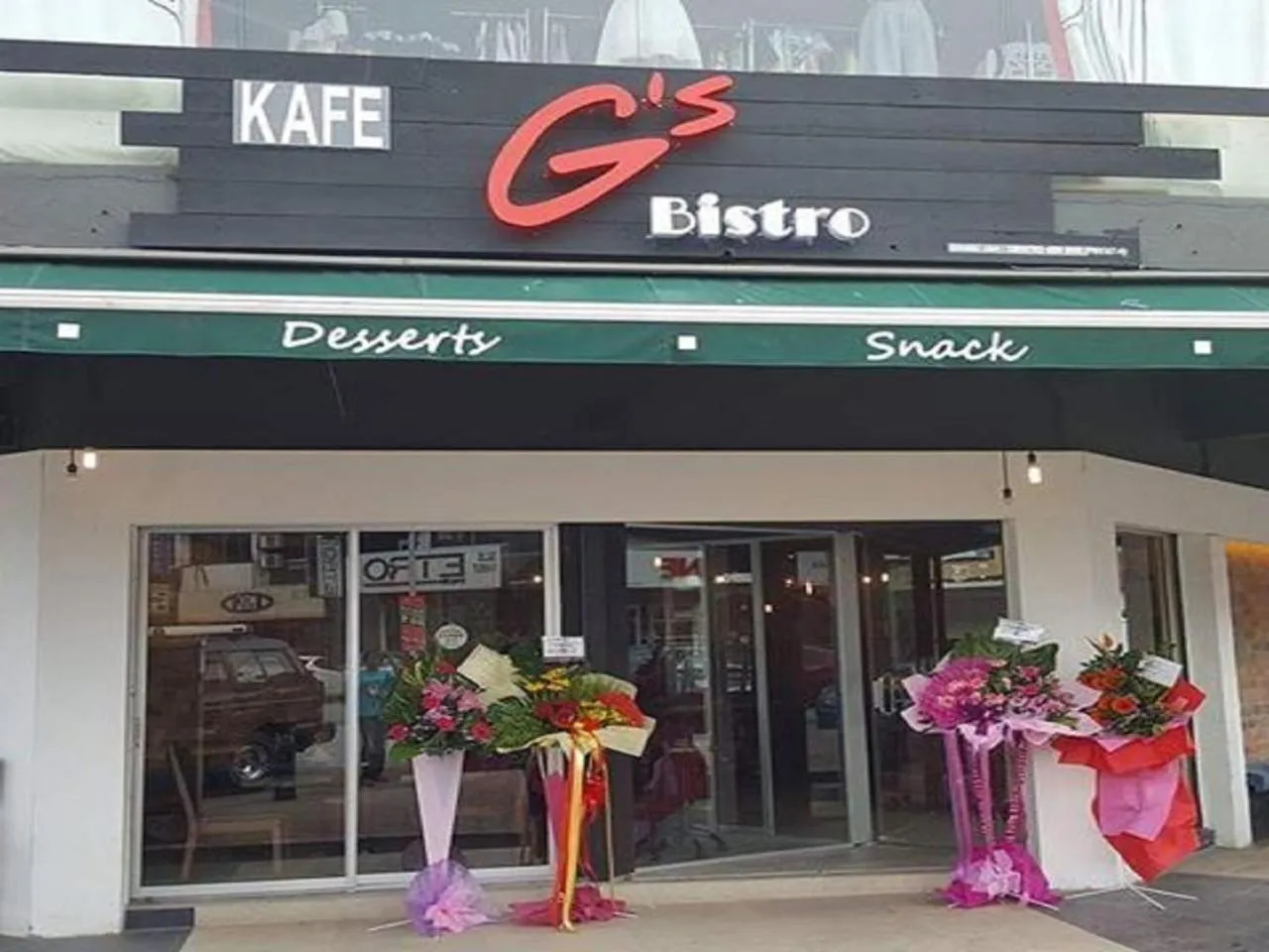 Restaurant/places to eat in My Sj Hotel