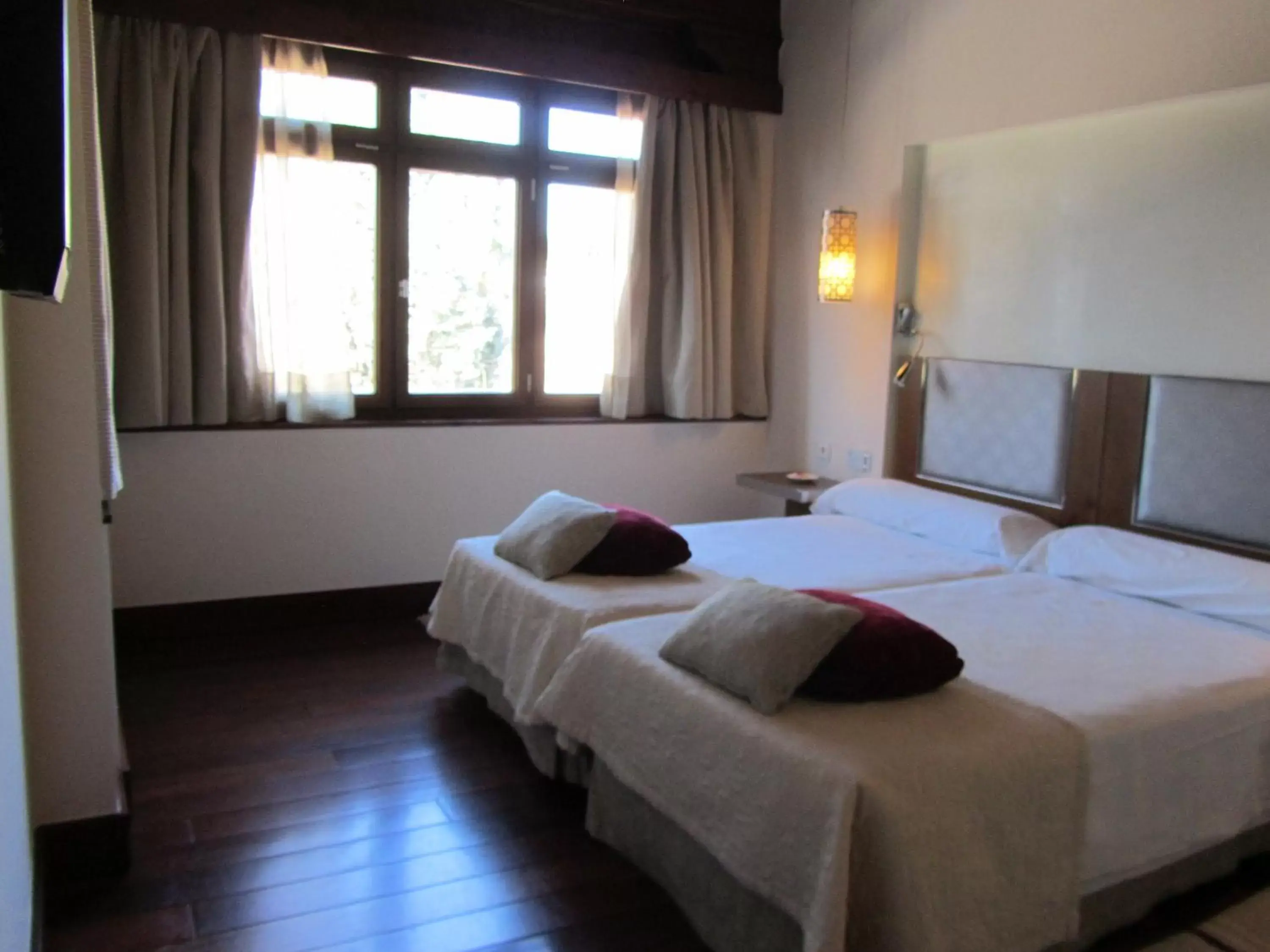 Bedroom, Bed in Parador de Granada