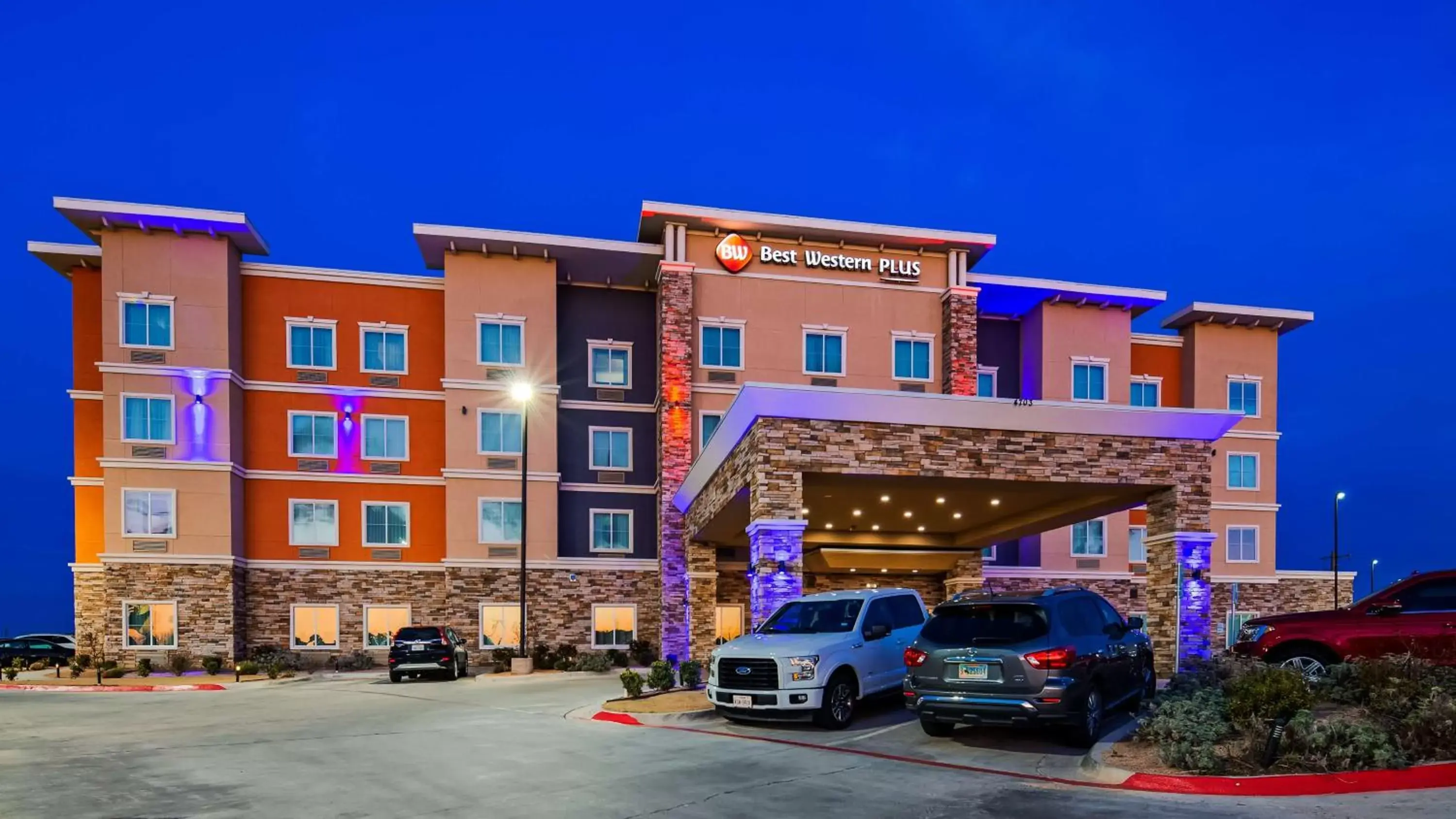 Property building in Best Western Plus Tech Medical Center Inn Property building in Best Western Plus Tech Medical Center Inn