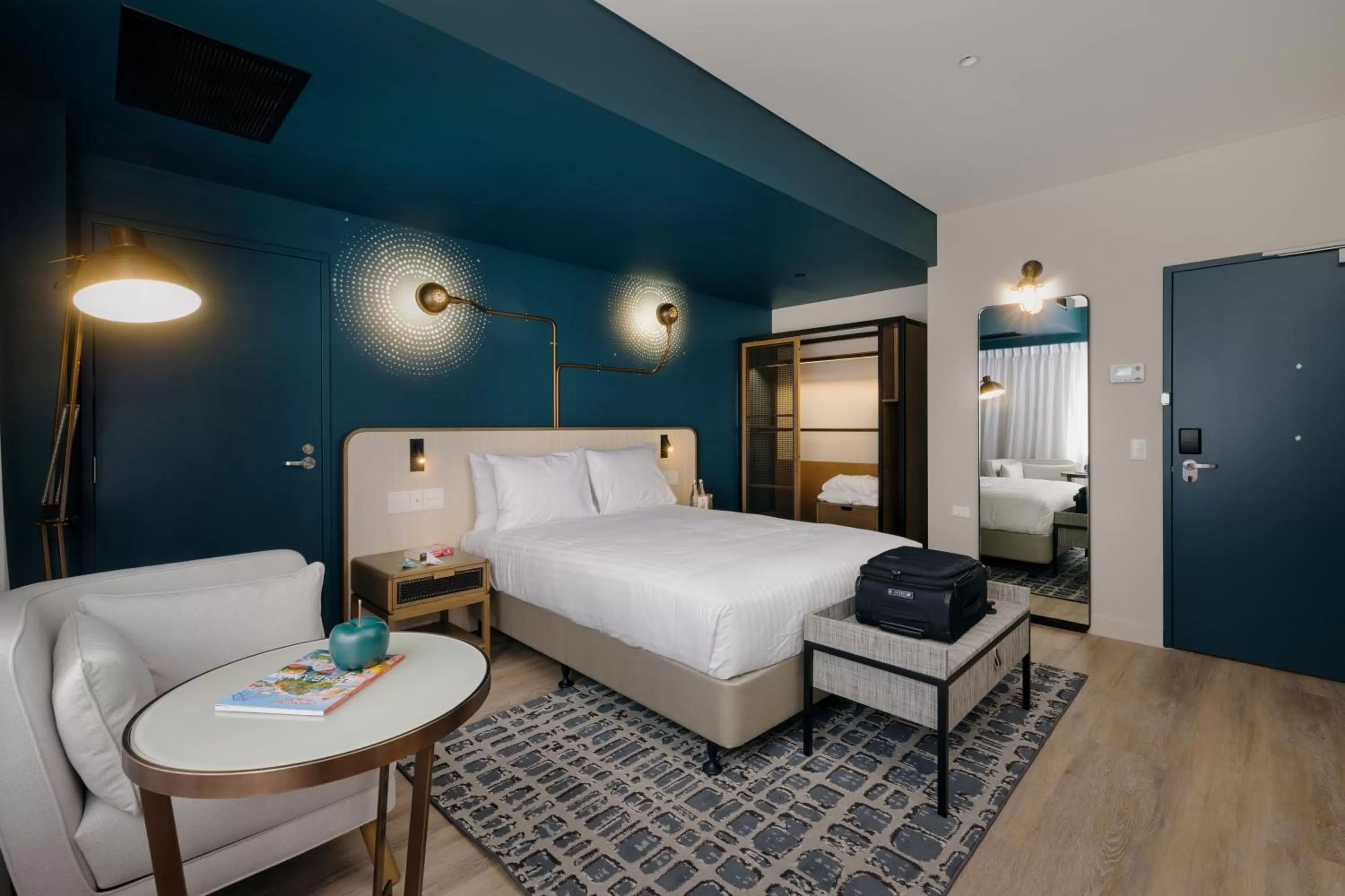 Standard Queen Room - Disability Access in Hotel Indigo Brisbane City Centre by IHG