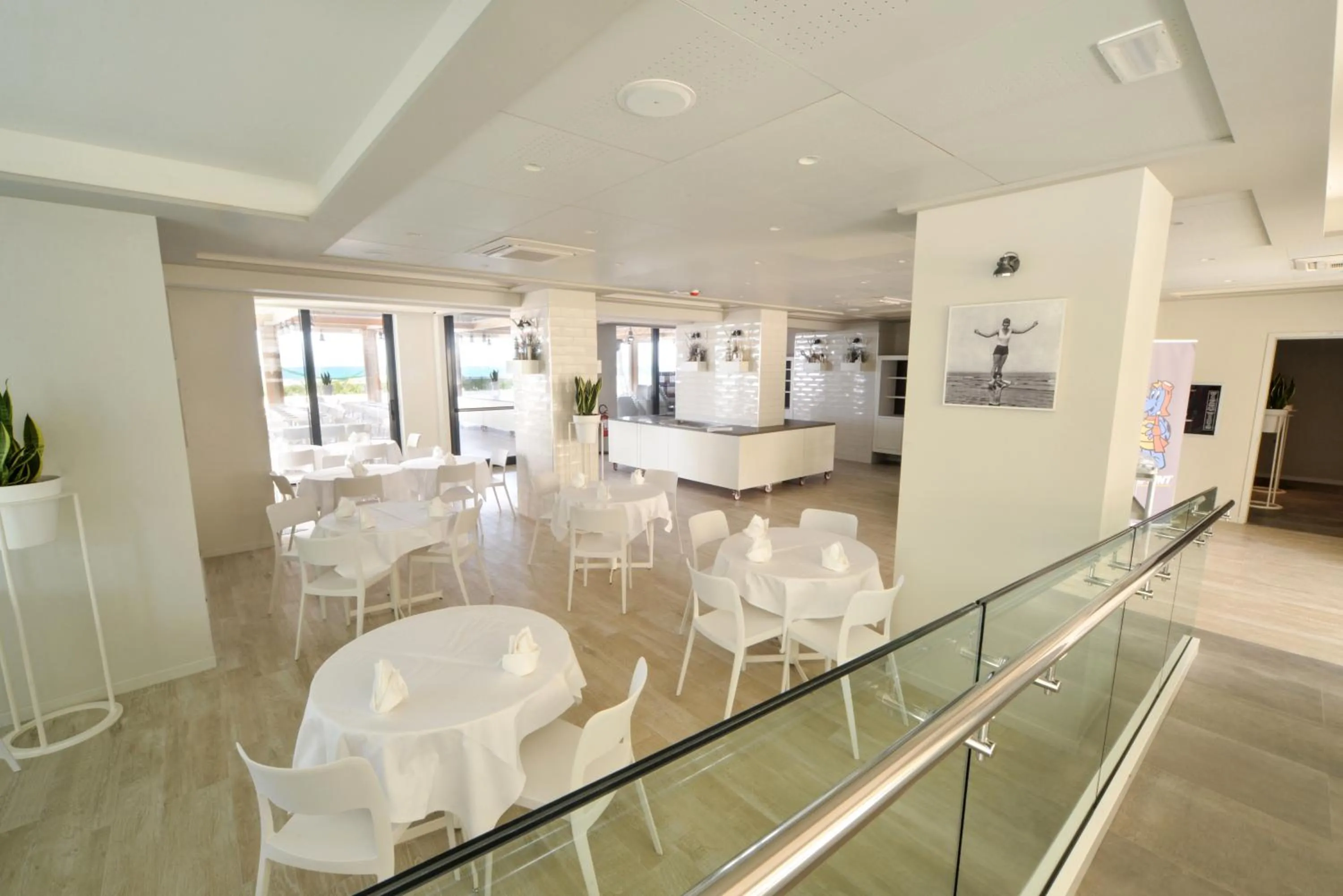 Restaurant/places to eat in Nautilus Family Hotel