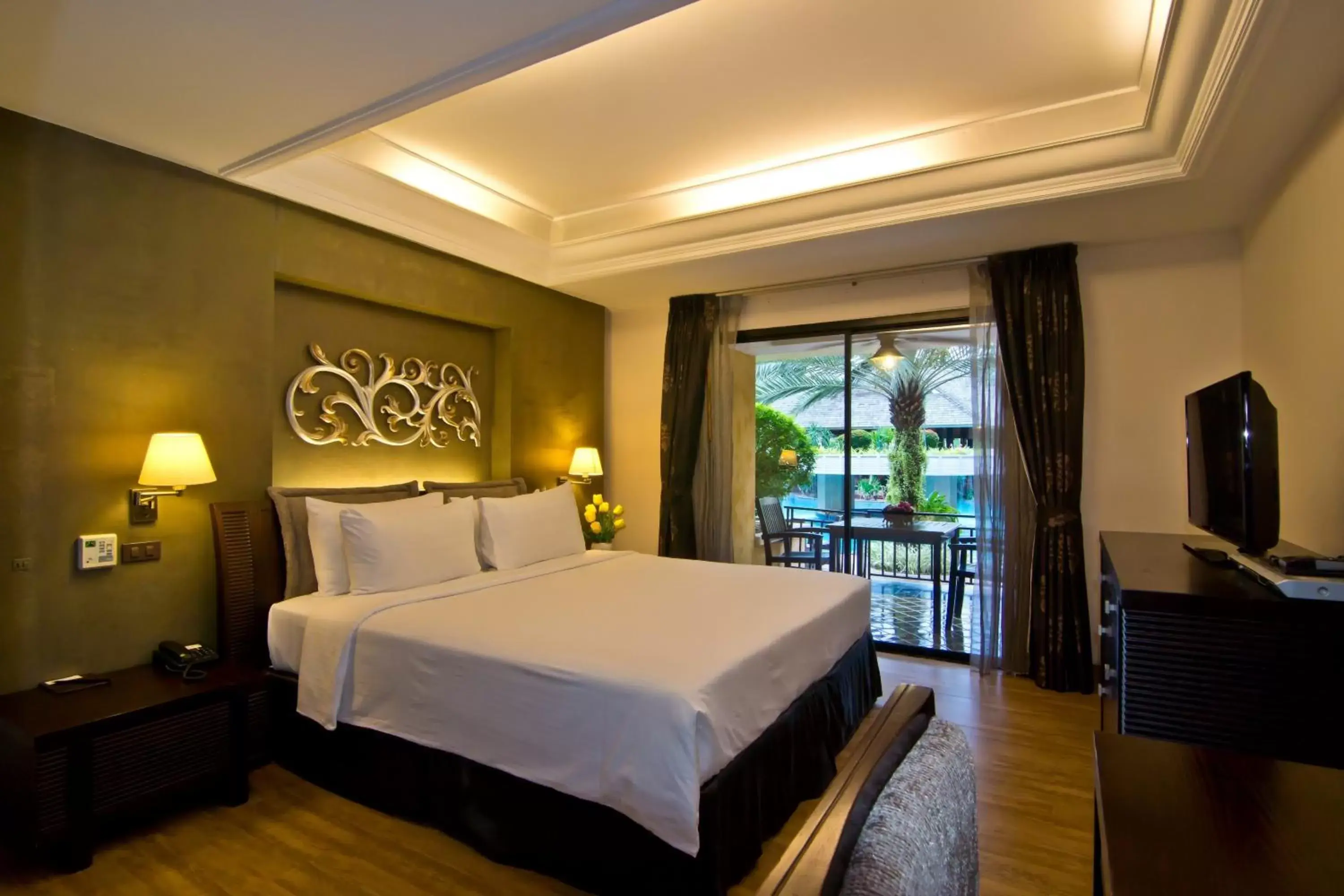  Deluxe Double Room with Pool Access in LK Mantra Pura Resort