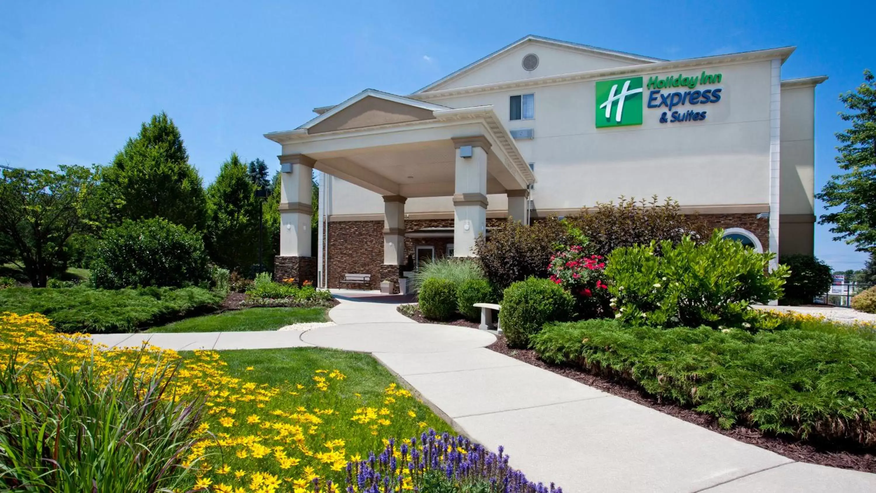 Property Building in Holiday Inn Express and Suites Allentown West, an IHG Hotel