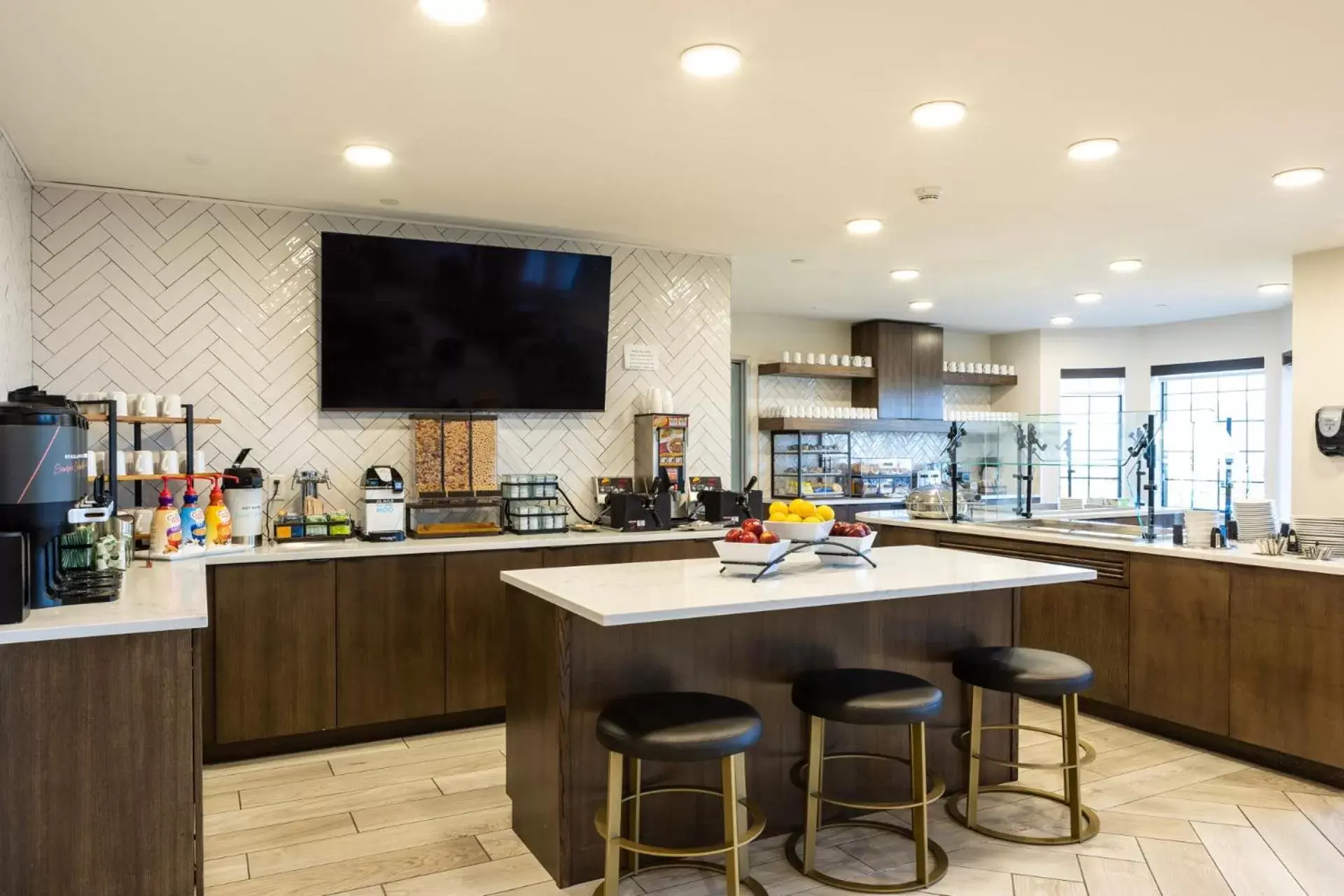 Breakfast in Staybridge Suites - Colorado Springs NE Powers by IHG Breakfast in Staybridge Suites - Colorado Springs NE Powers by IHG