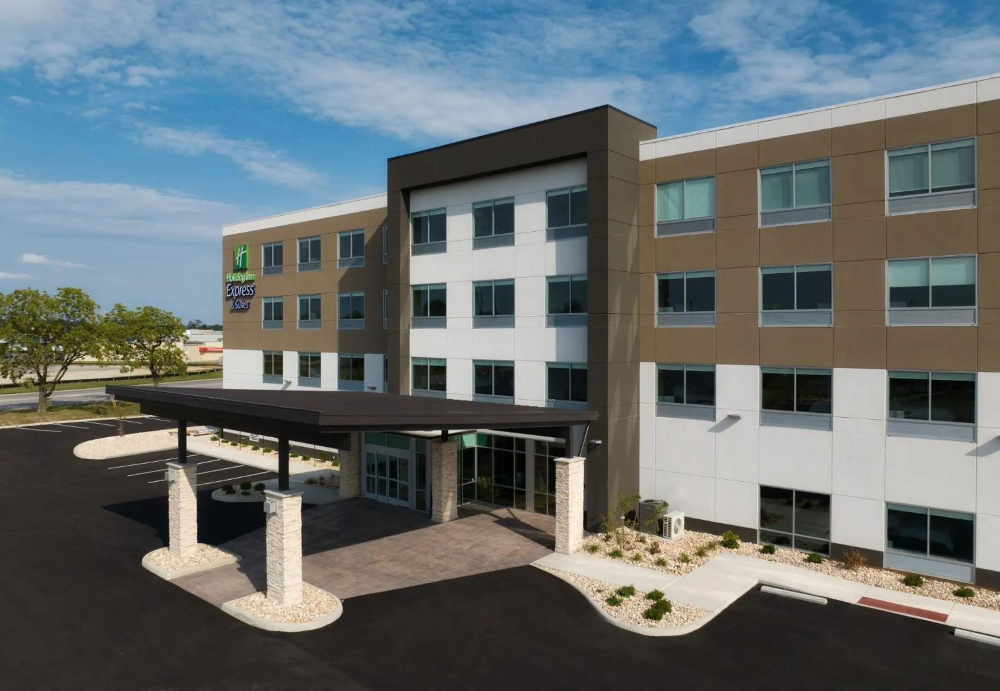 Property building in Holiday Inn Express & Suites Lima by IHG